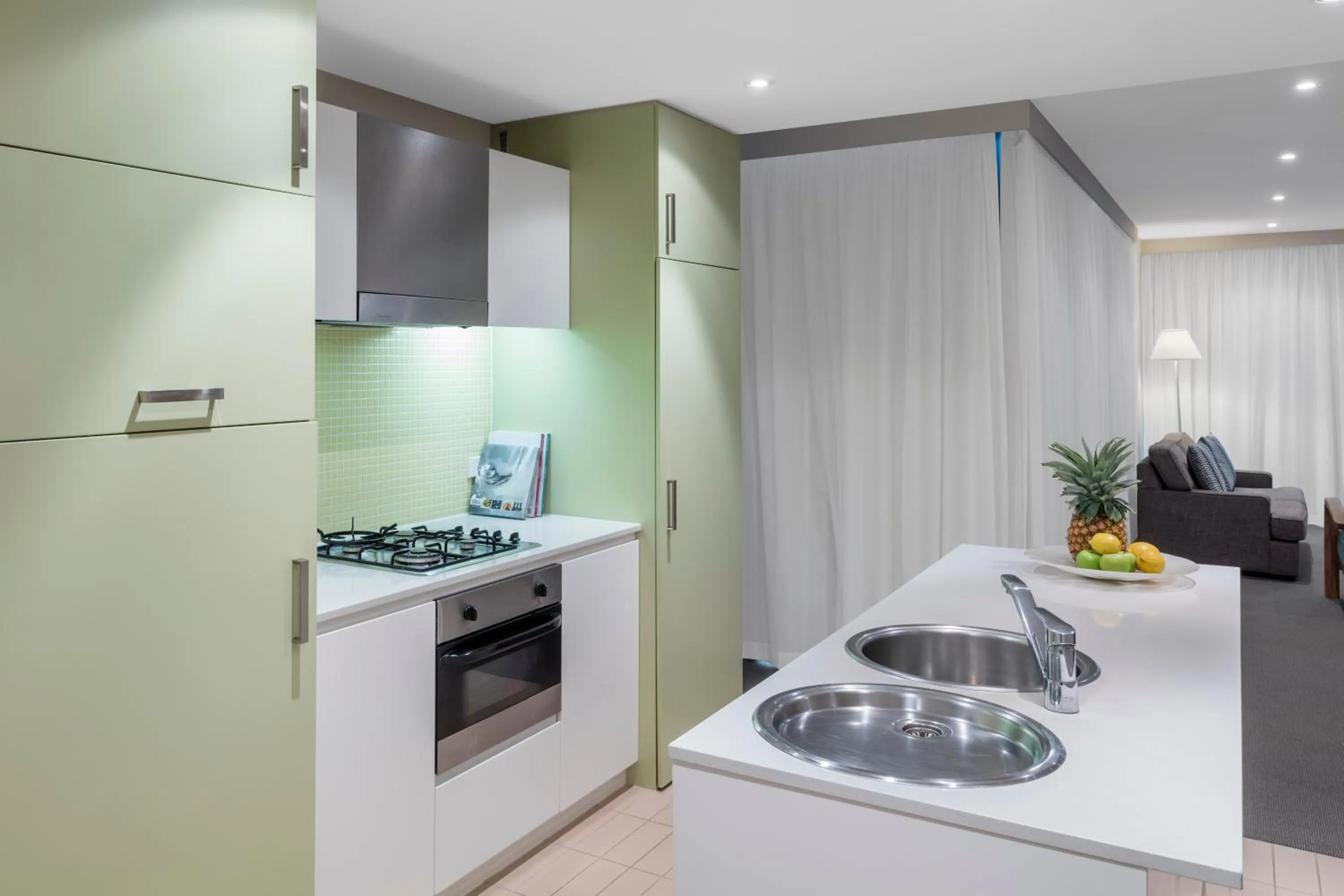 Kitchen or kitchenette in Oaks Glenelg Liberty Suites