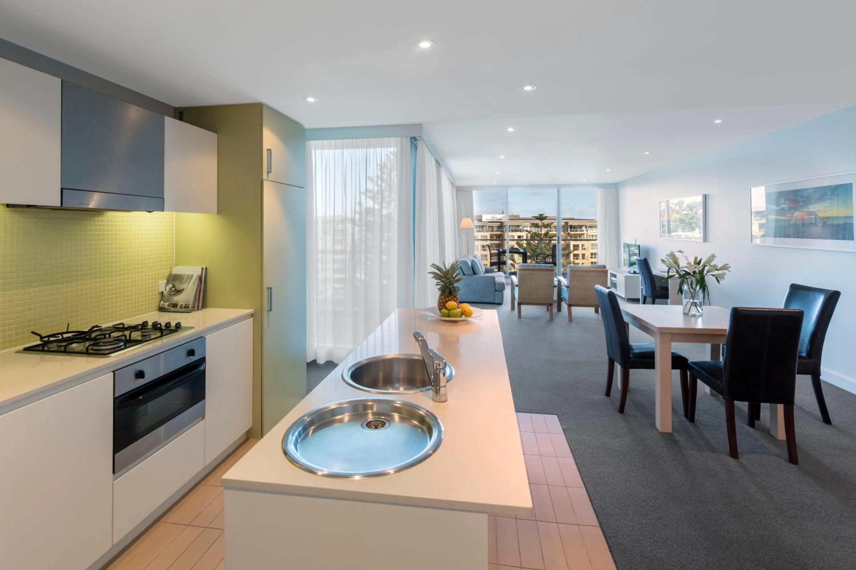 TV and multimedia in Oaks Glenelg Liberty Suites