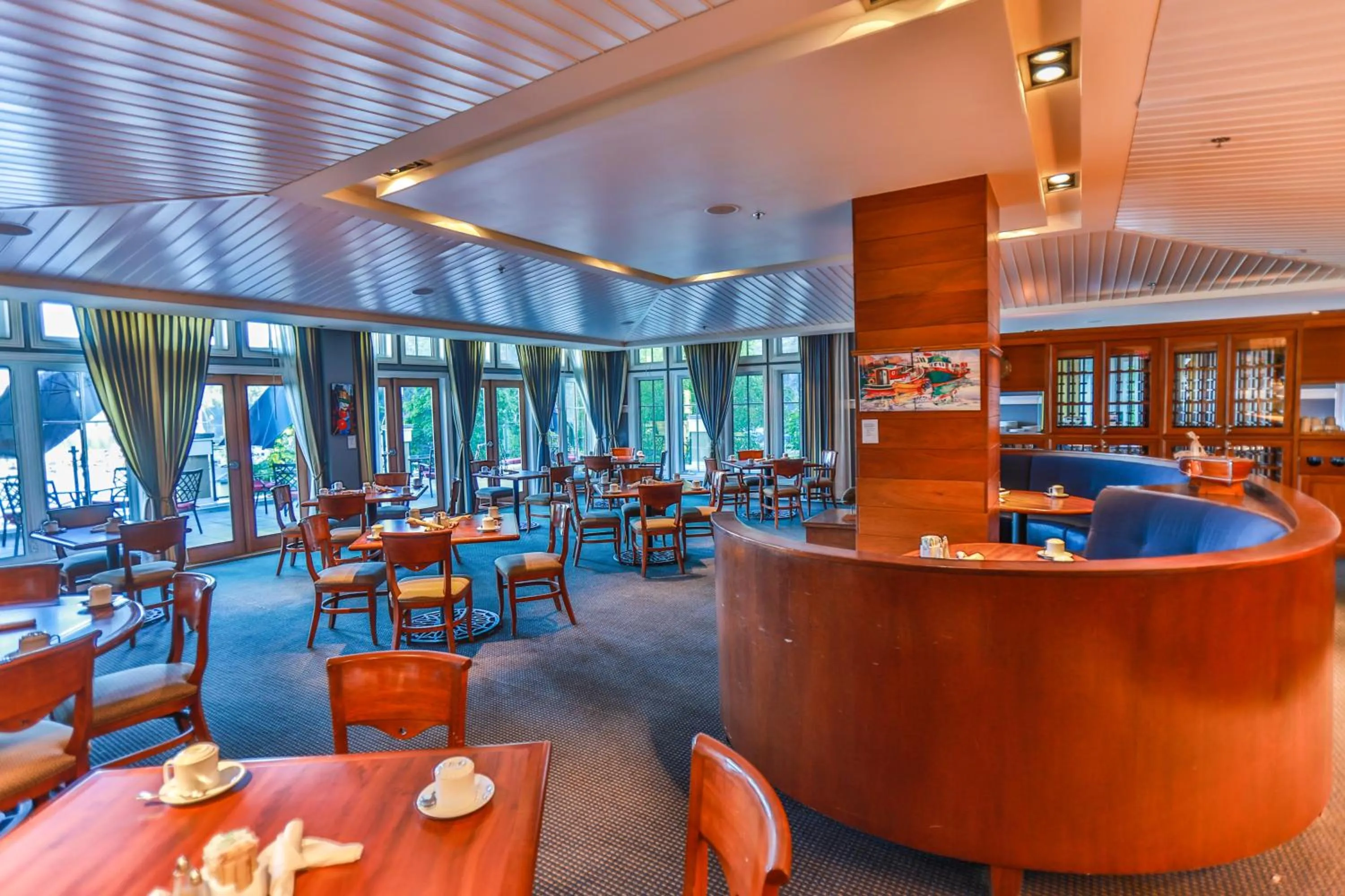 Restaurant/places to eat in Poets Cove Resort & Spa
