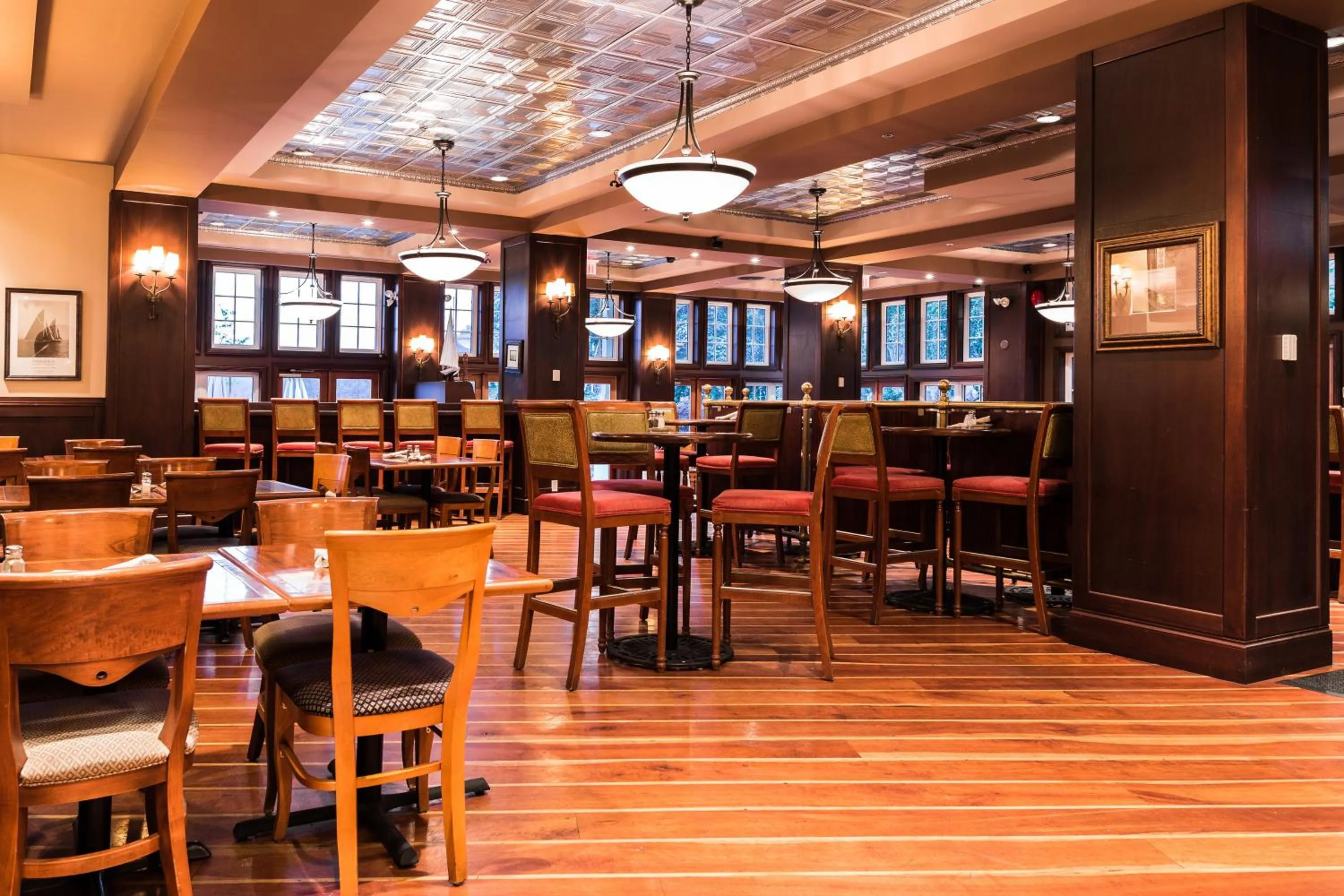 Restaurant/places to eat in Poets Cove Resort & Spa