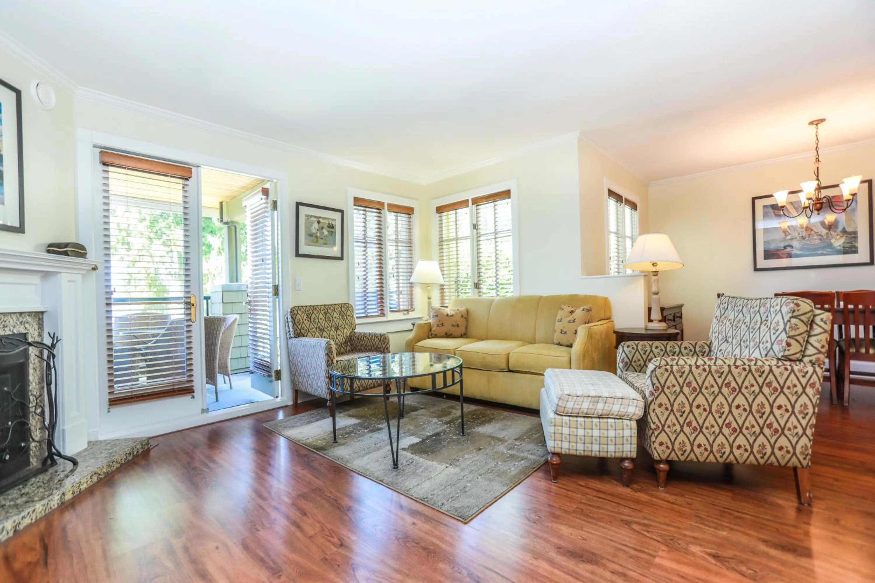 TV and multimedia in Poets Cove Resort & Spa