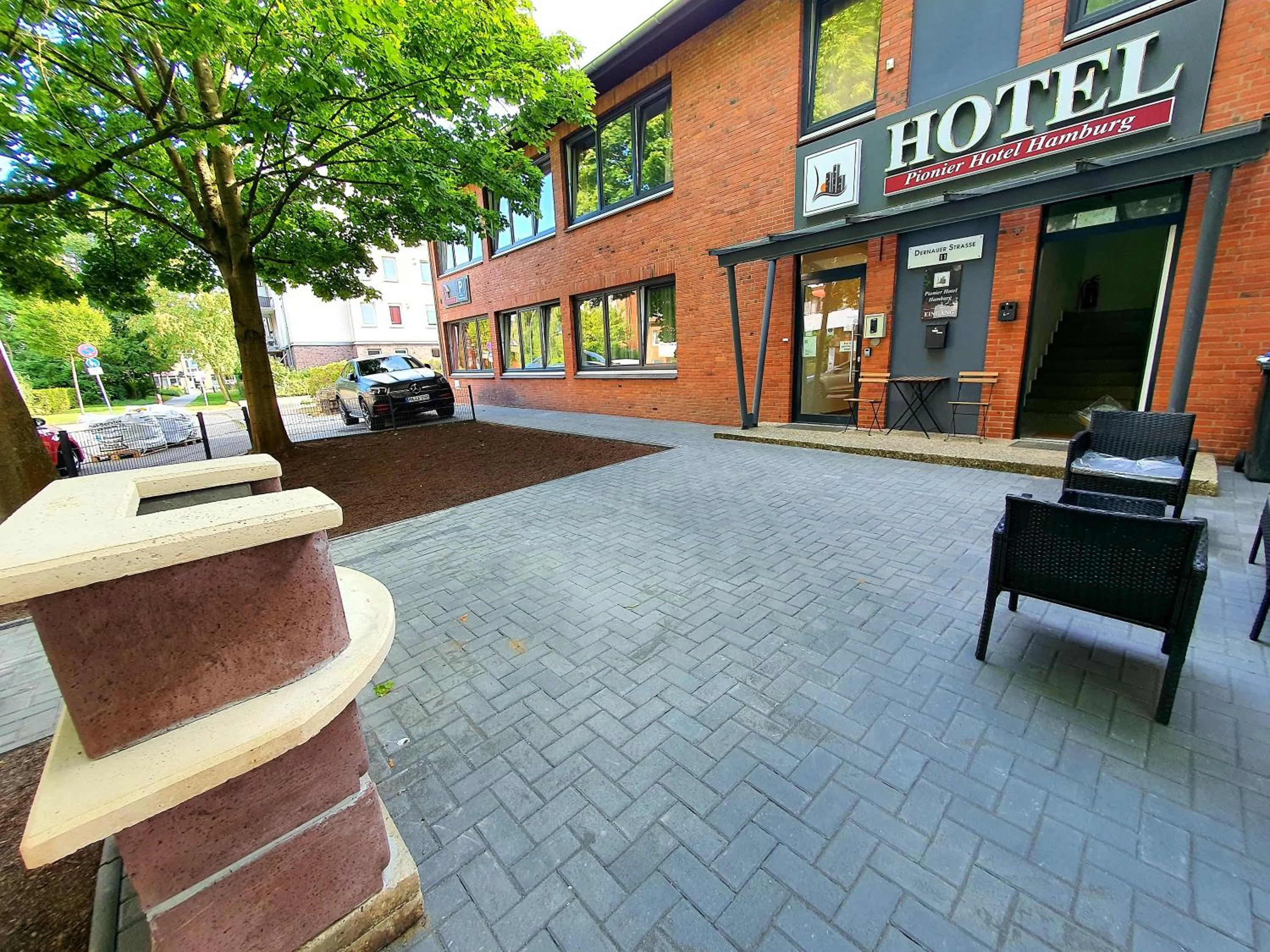 Property building in Pionier Hotel Hamburg Wandsbek