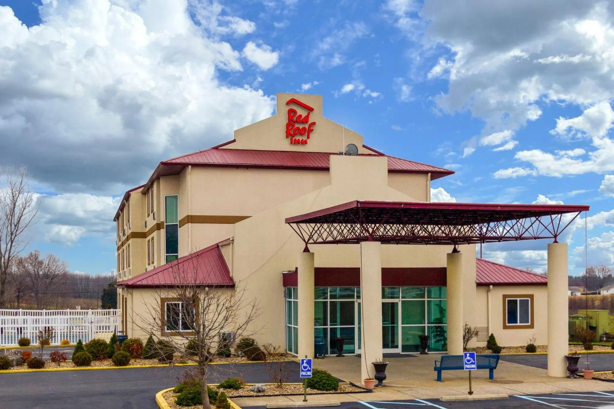 Property building in Red Roof Inn Georgetown, IN - Louisville West