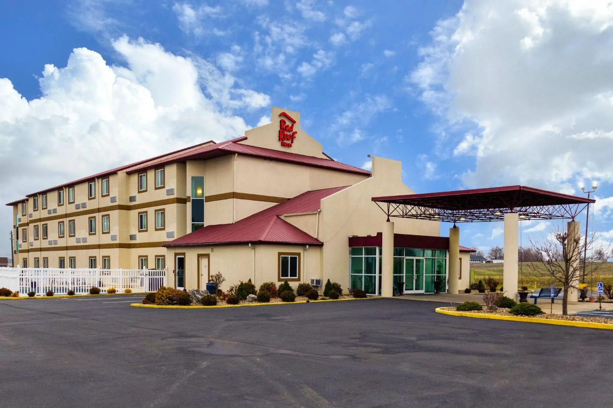 Property building in Red Roof Inn Georgetown, IN - Louisville West