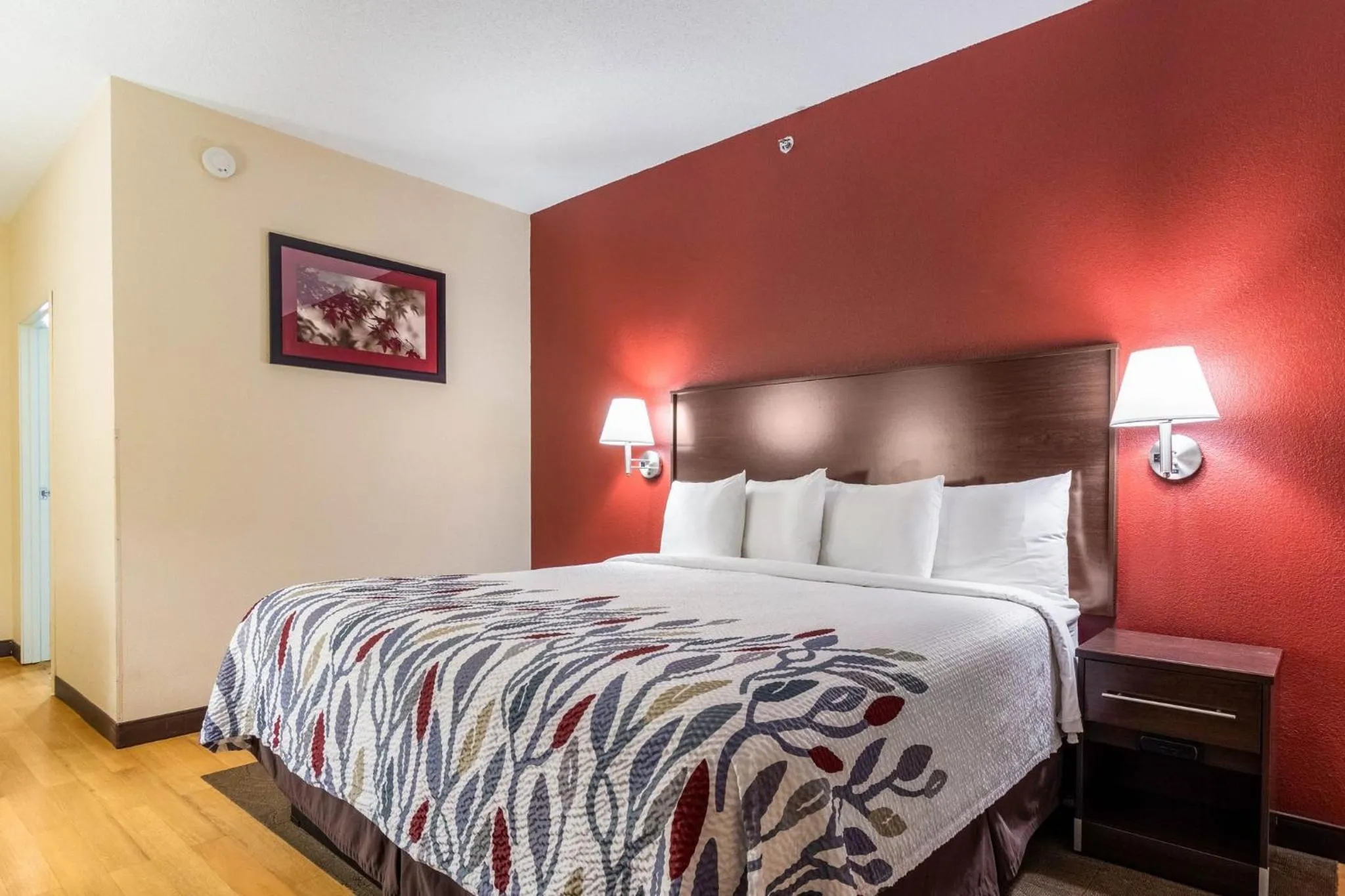 Photo of the whole room, Bed in Red Roof Inn Georgetown, IN - Louisville West