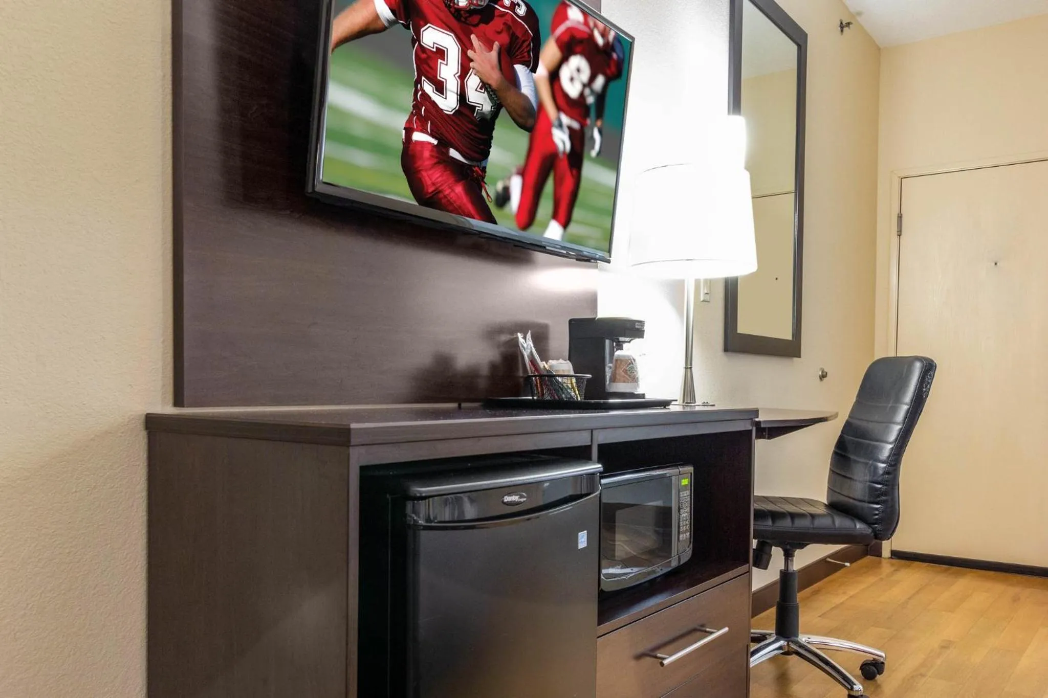 Photo of the whole room in Red Roof Inn Georgetown, IN - Louisville West