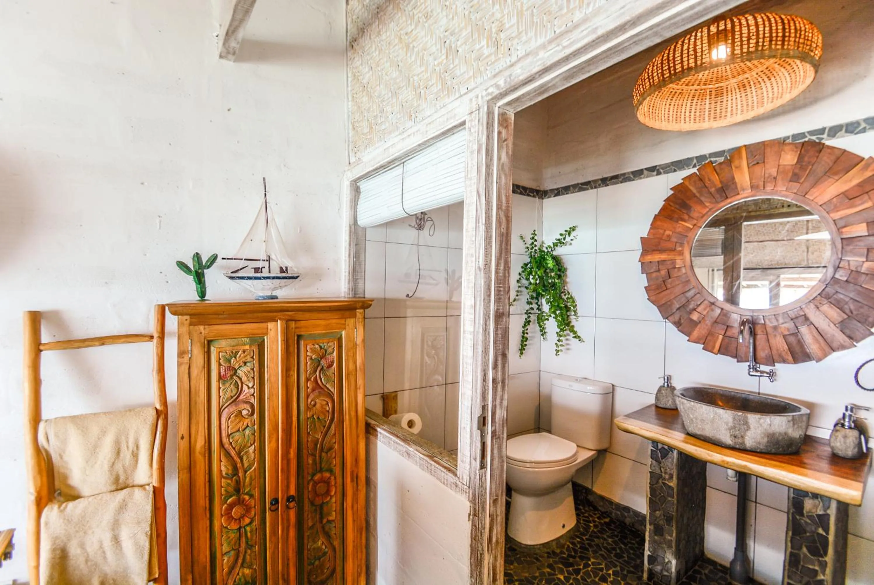 Shower in Le Cliff Bali