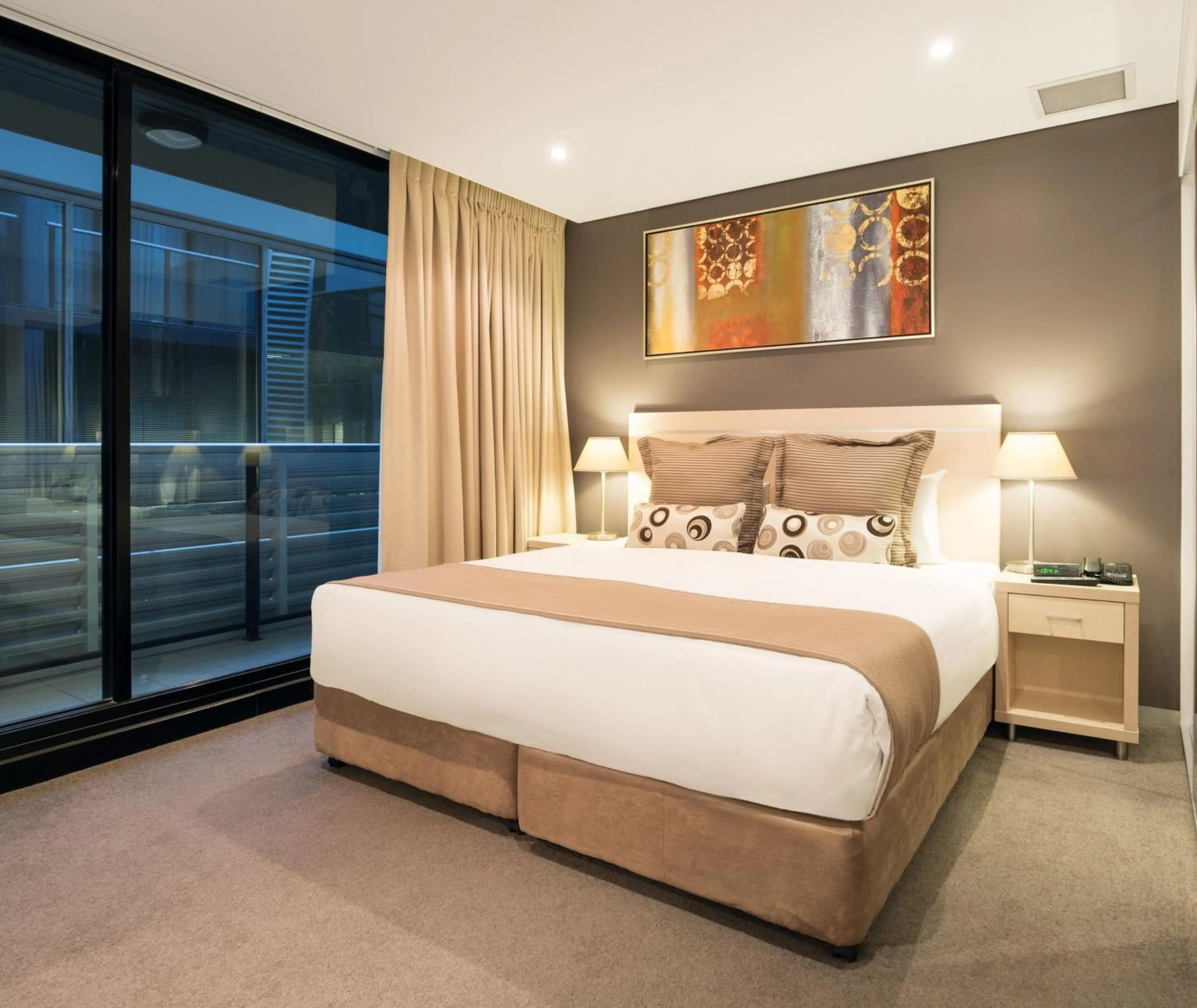 Bed in Oaks Adelaide Horizons Suites