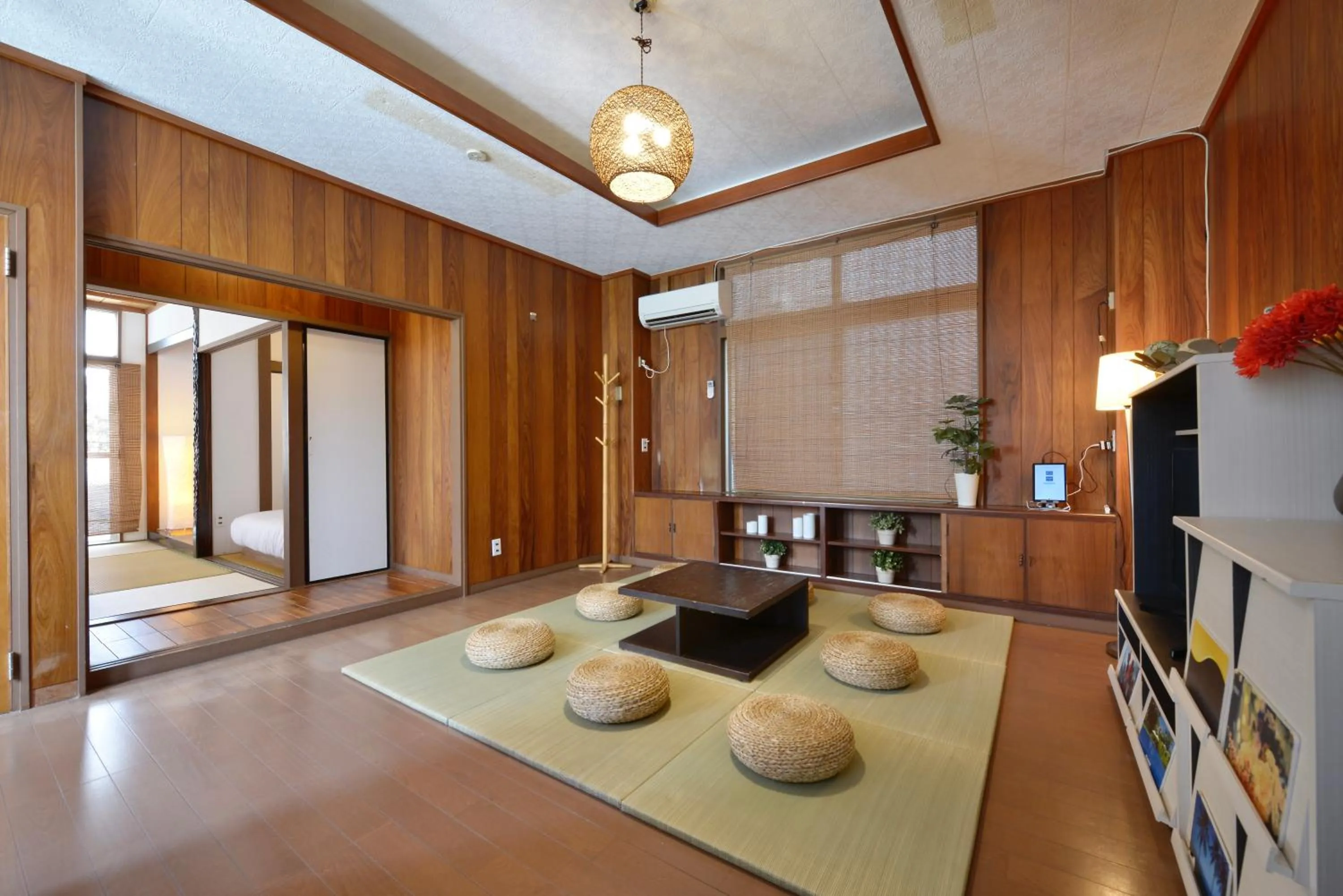 Bed in Mensore Houese