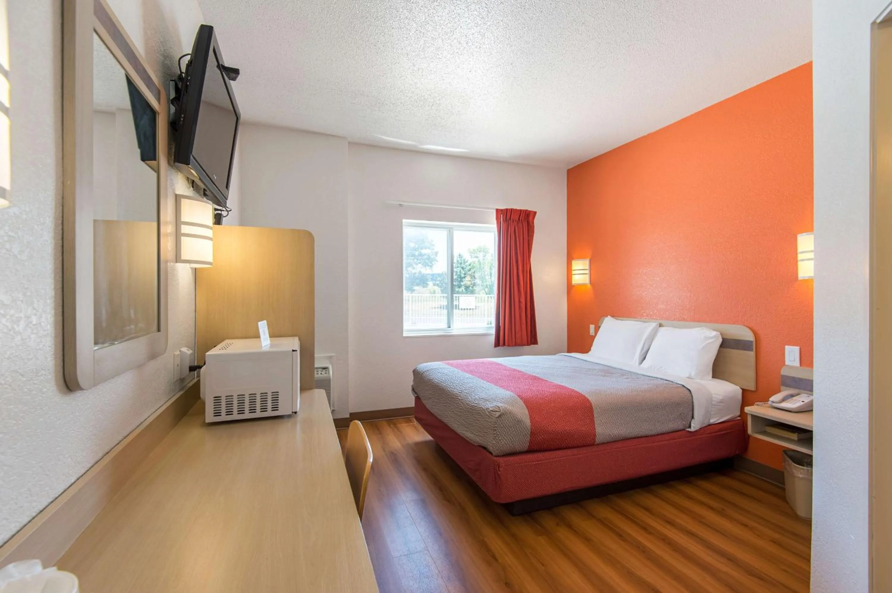 Bedroom in Motel 6-Junction City, KS