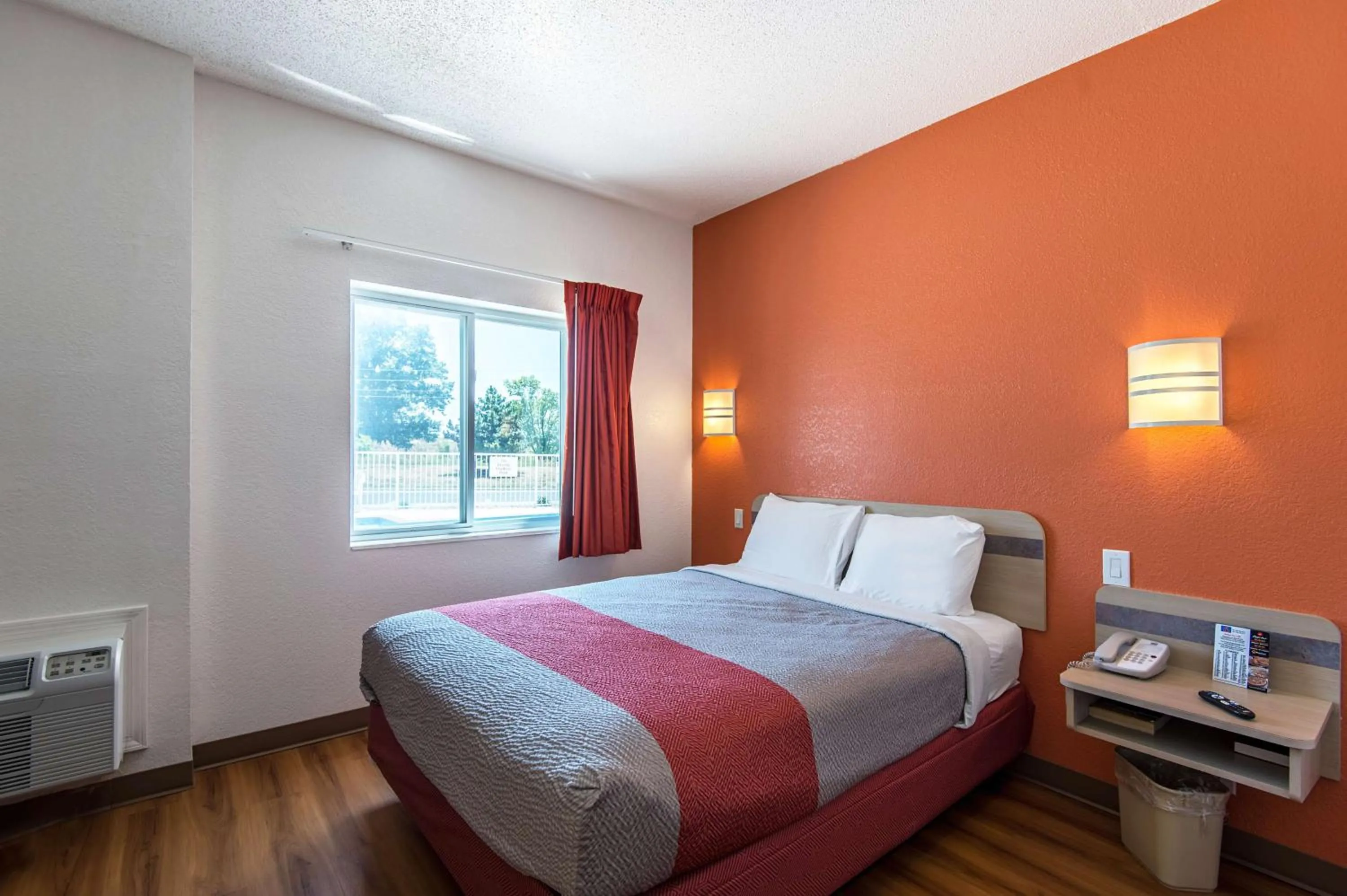 Bedroom in Motel 6-Junction City, KS