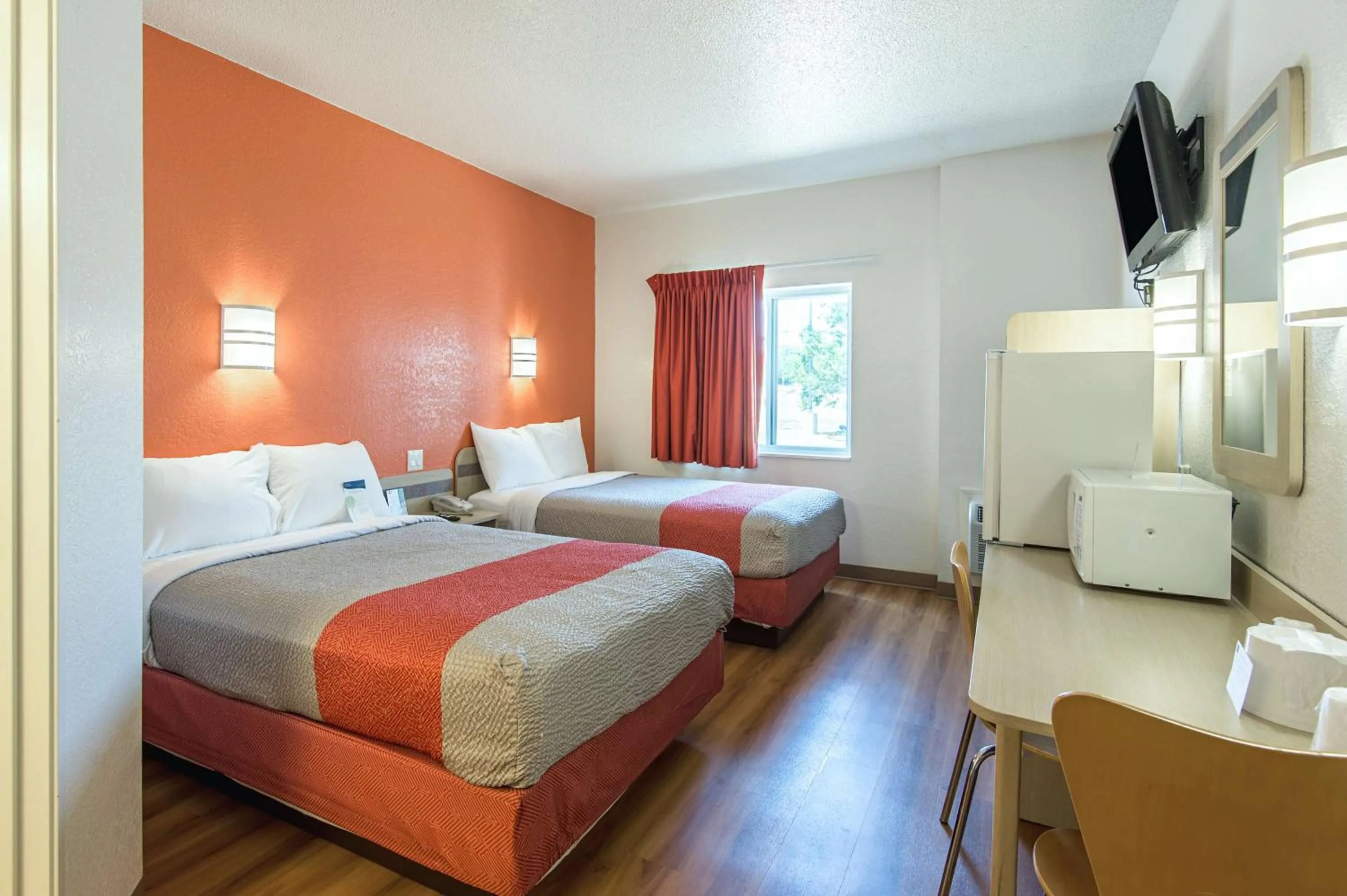 Bedroom in Motel 6-Junction City, KS