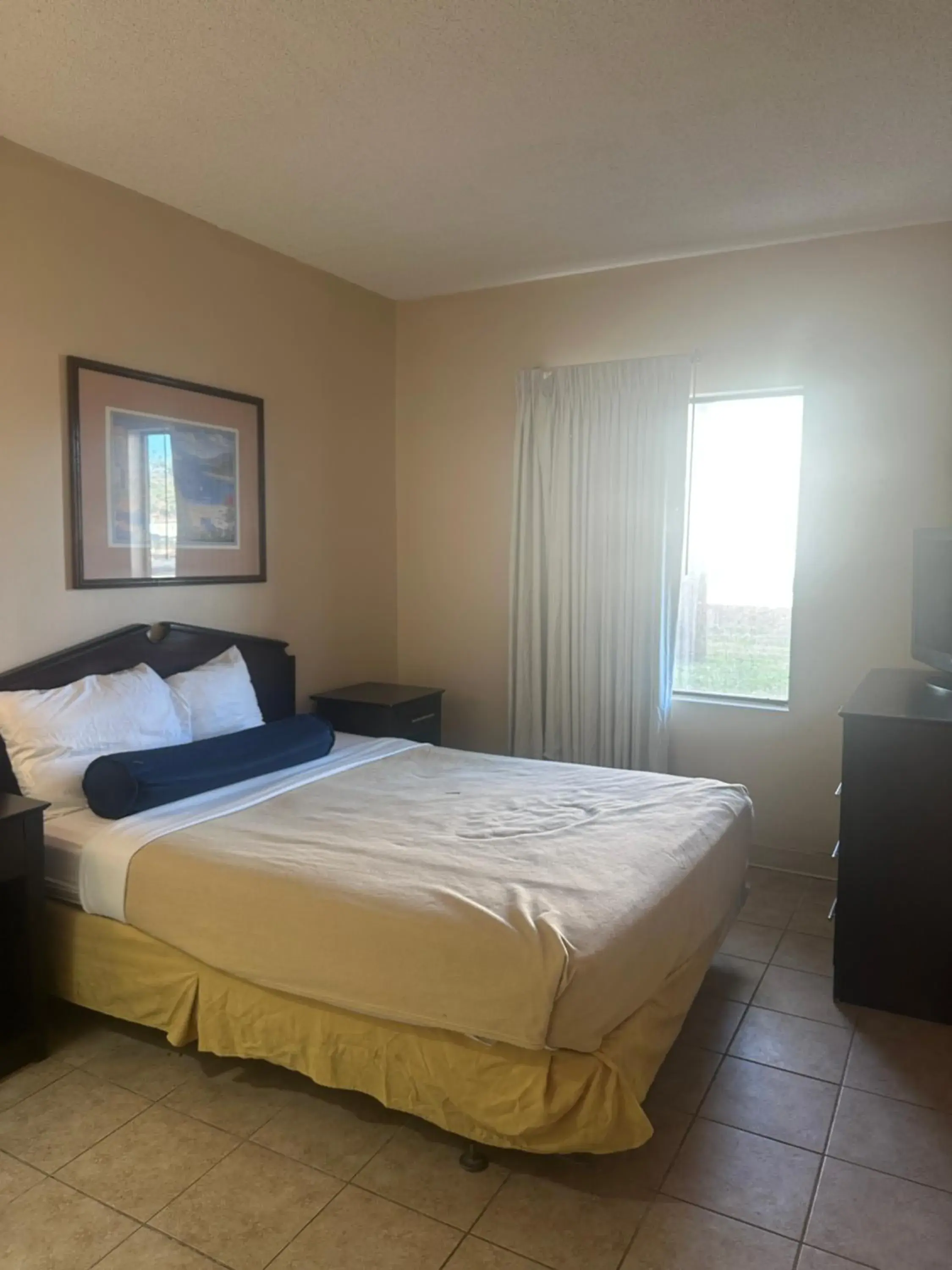 Queen Bed Suite Accessible with Kitchenette Non Smoking in Guest Cottage & Suites By OYO Brunswick-Golden Isles Queen Bed Suite Accessible with Kitchenette Non Smoking in Guest Cottage & Suites By OYO Brunswick-Golden Isles