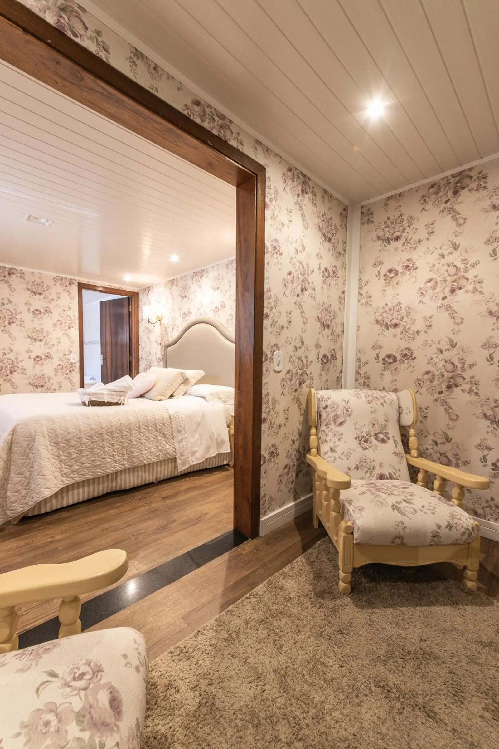 Photo of the whole room, Bed in Pousada Jardon Campos do Jordão - Exclusiva para Adultos