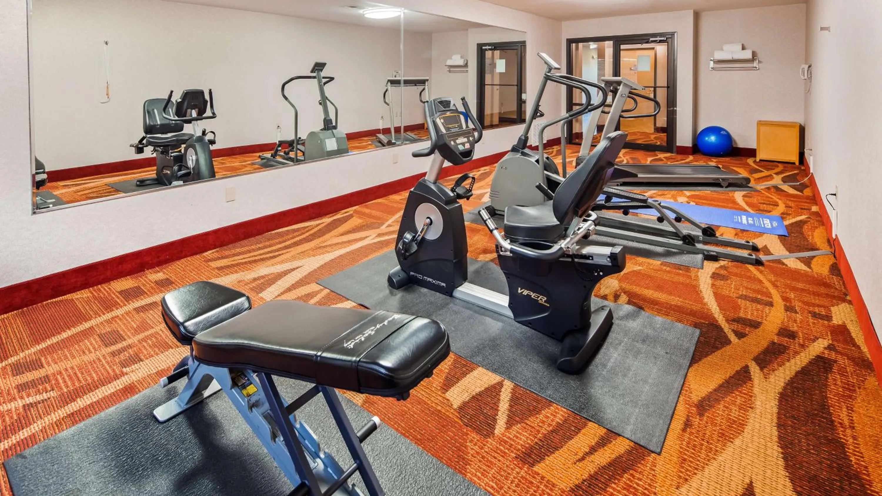 Fitness centre/facilities in Best Western Inn & Suites