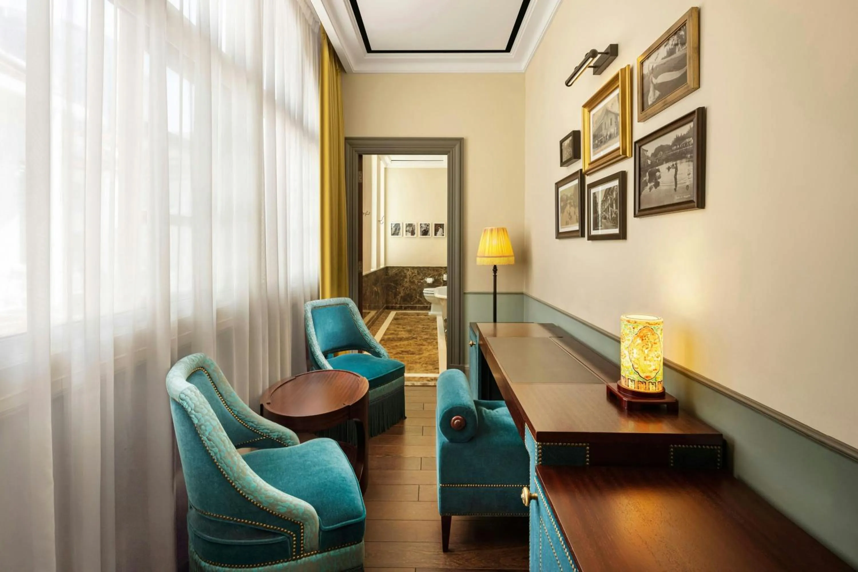 Photo of the whole room in Maxwell Reserve Singapore, Autograph Collection