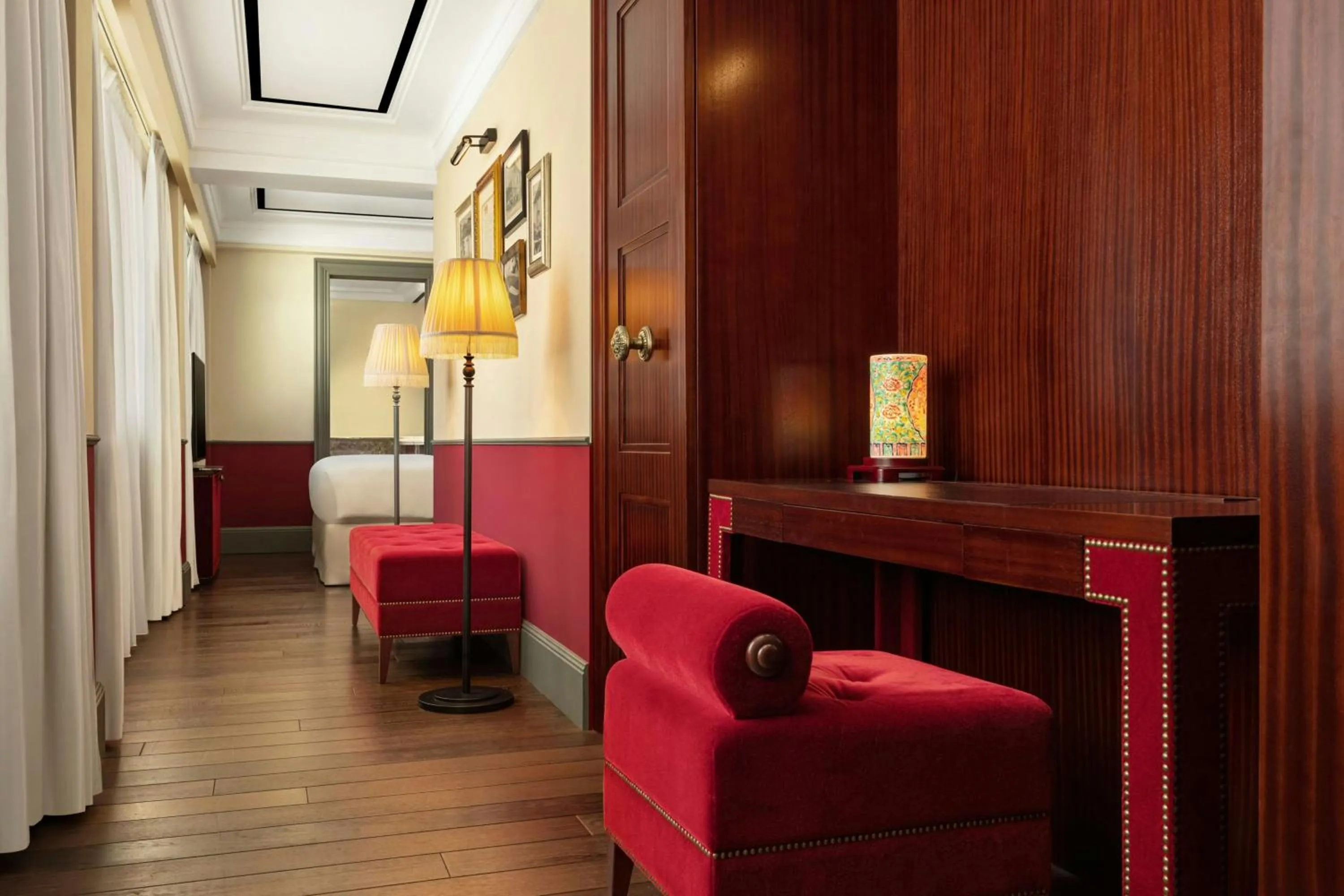 Photo of the whole room in Maxwell Reserve Singapore, Autograph Collection