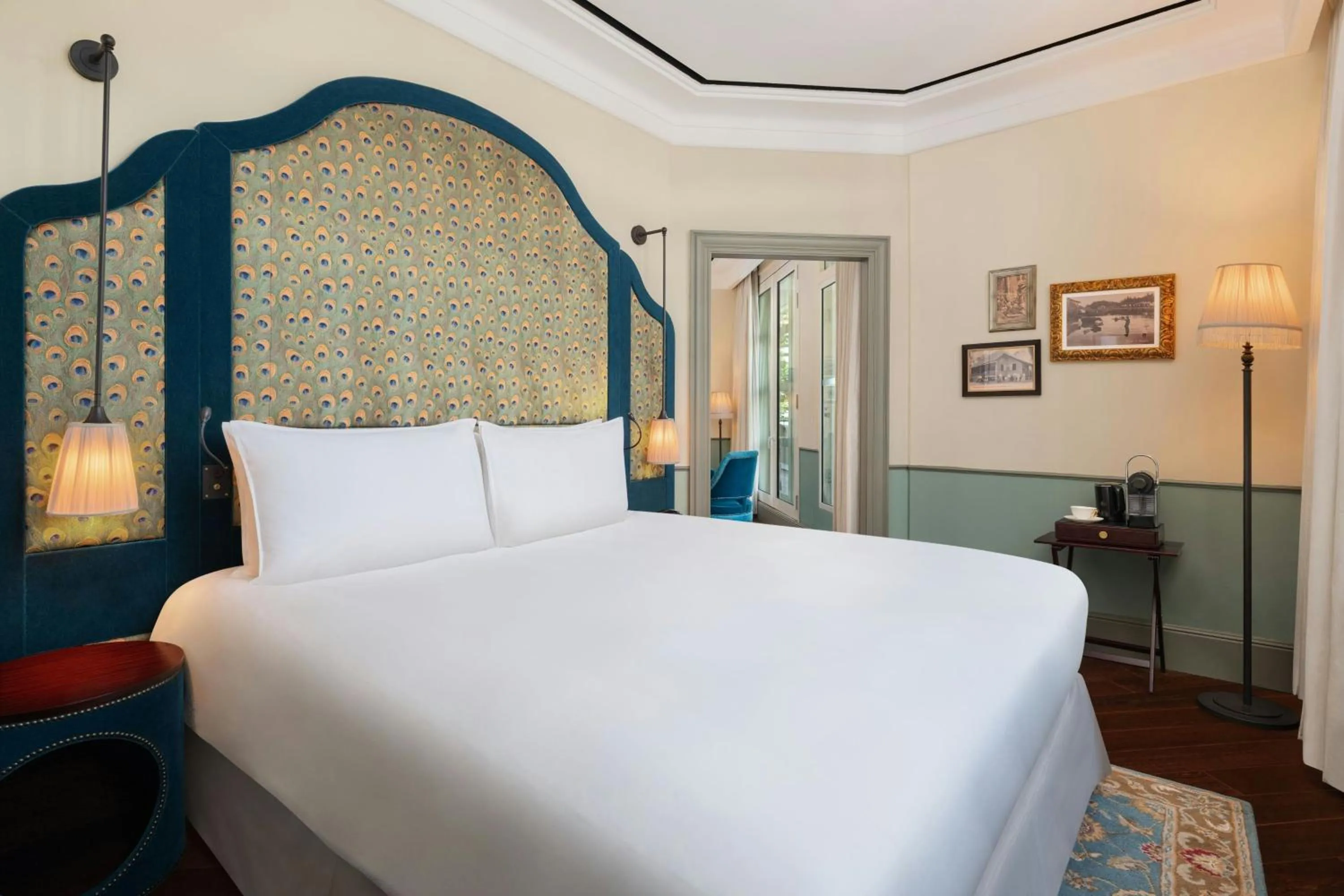 Bedroom, Bed in Maxwell Reserve Singapore, Autograph Collection