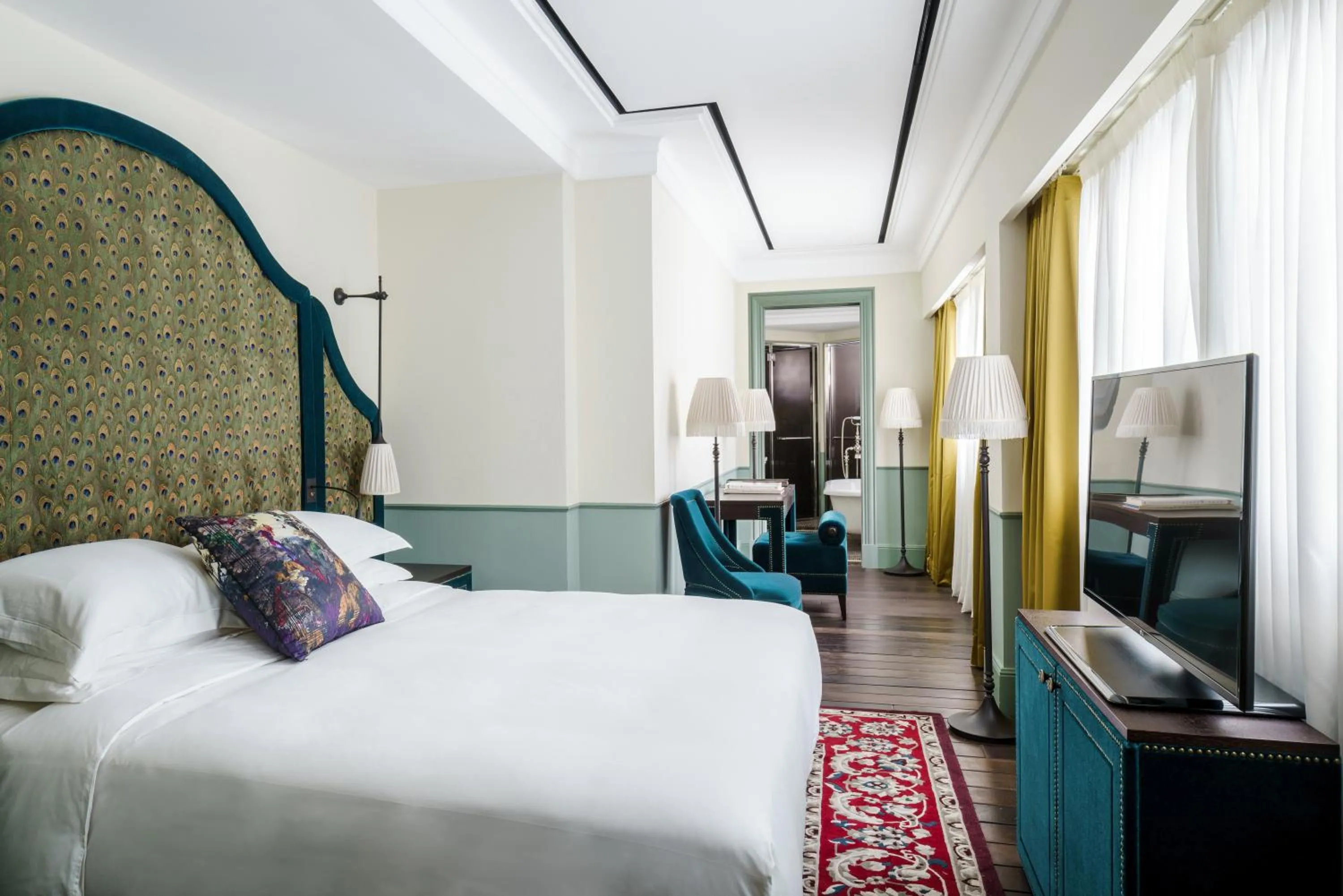 TV and multimedia, Bed in Maxwell Reserve Singapore, Autograph Collection