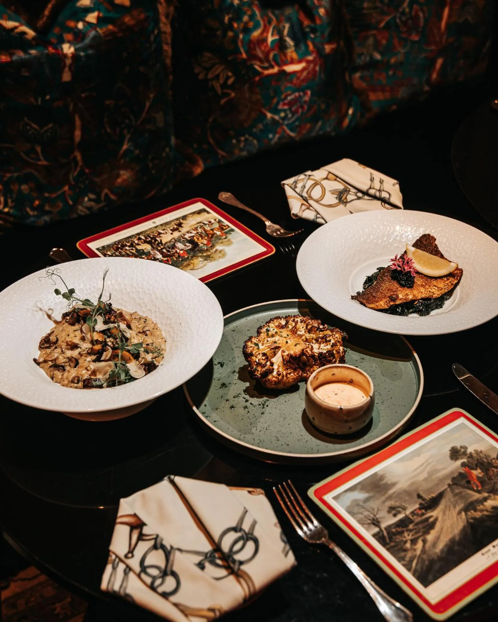 Food and drinks in Maxwell Reserve Singapore, Autograph Collection