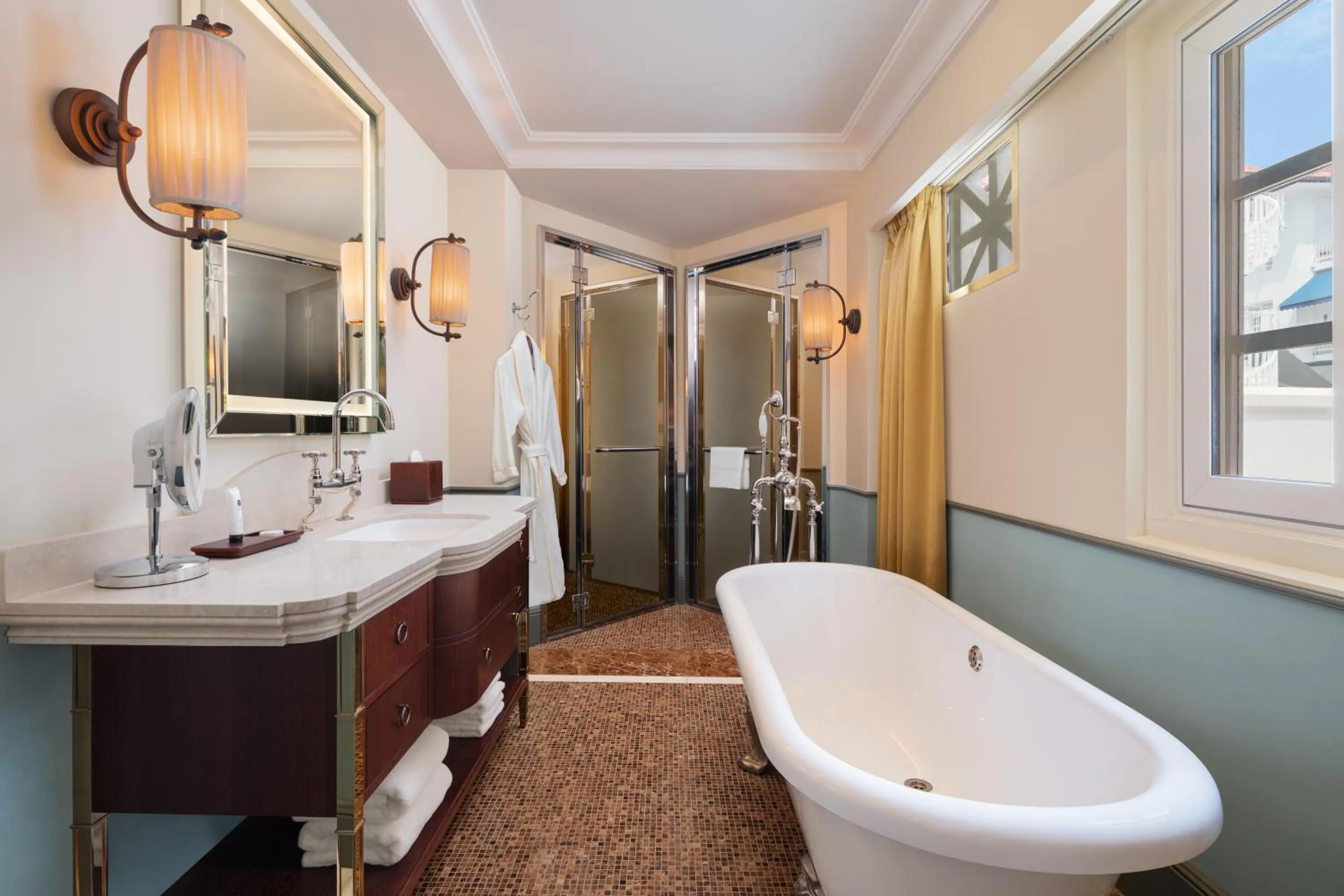 Bathroom in Maxwell Reserve Singapore, Autograph Collection