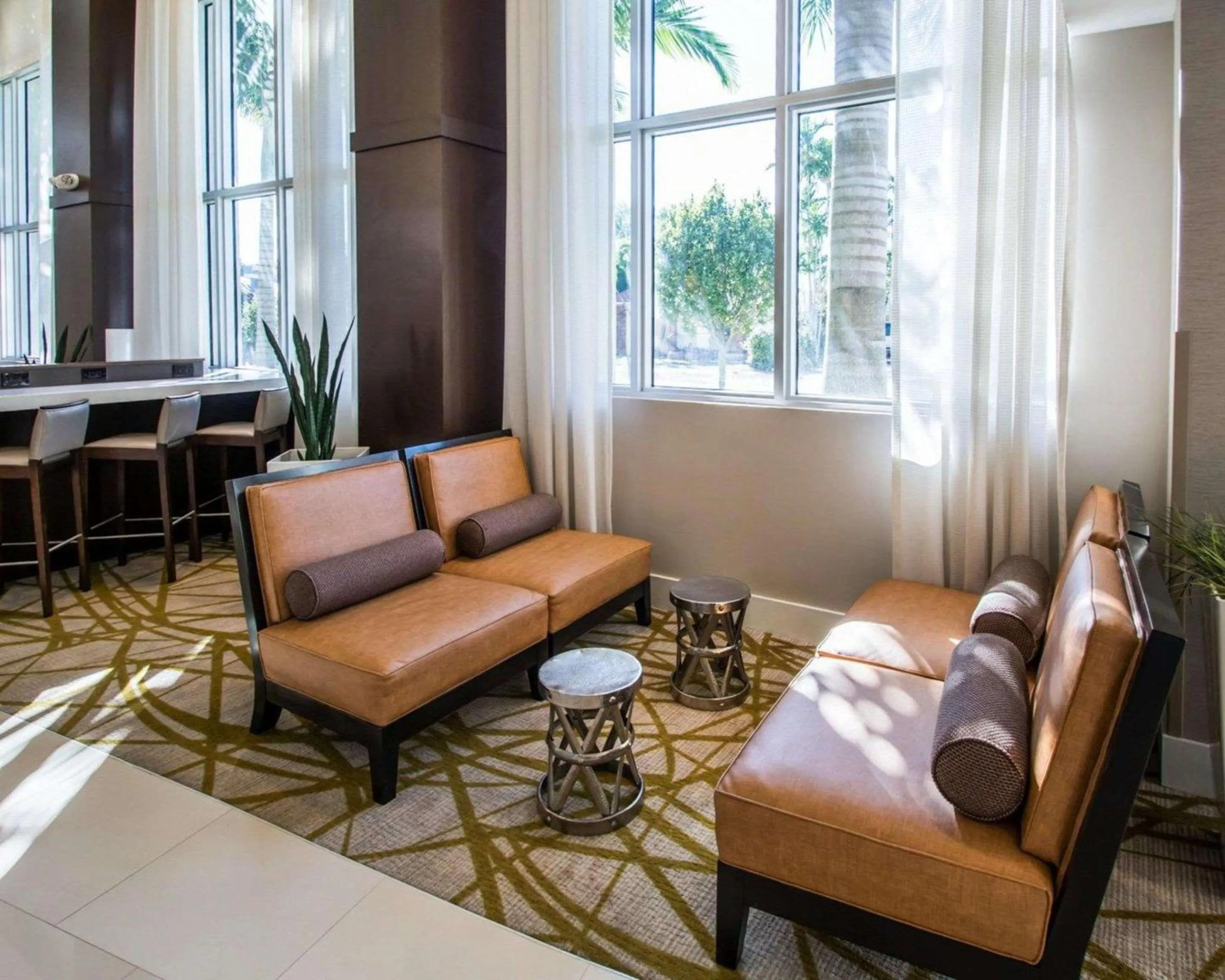 Lobby or reception in Comfort Suites Miami Airport North