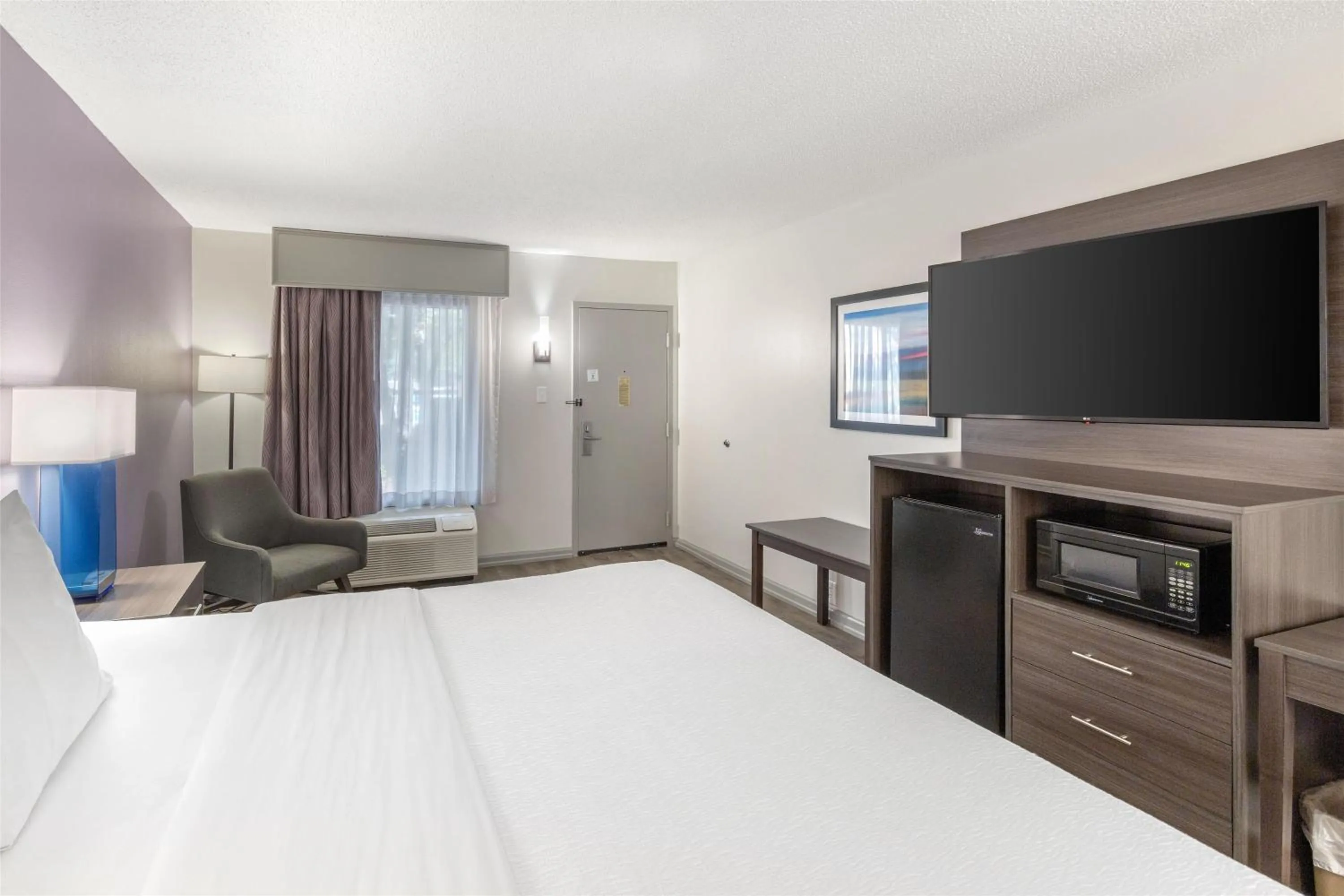 Bedroom, Bed in Best Western Hickory