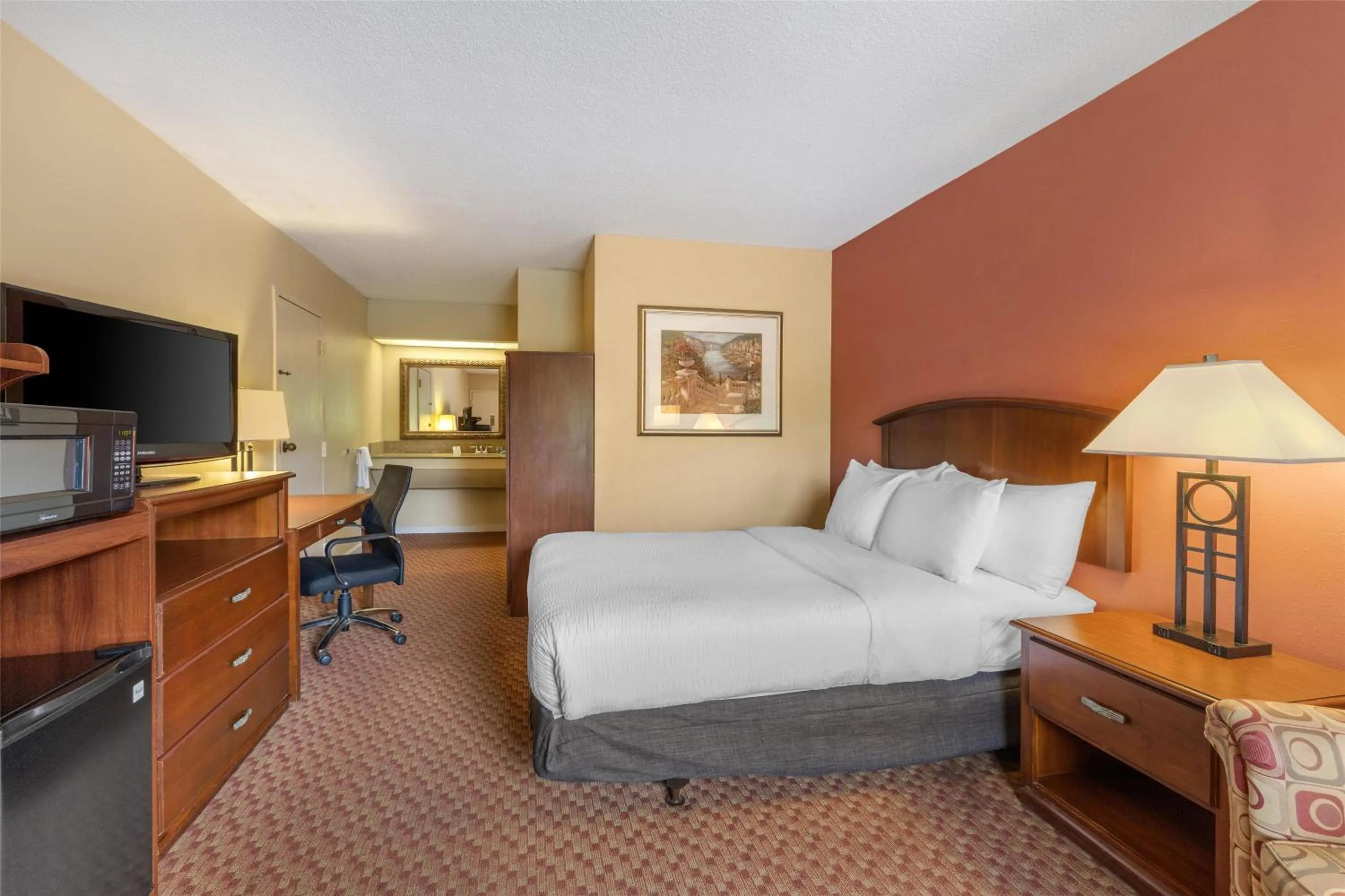 Bedroom, Bed in Best Western Hickory