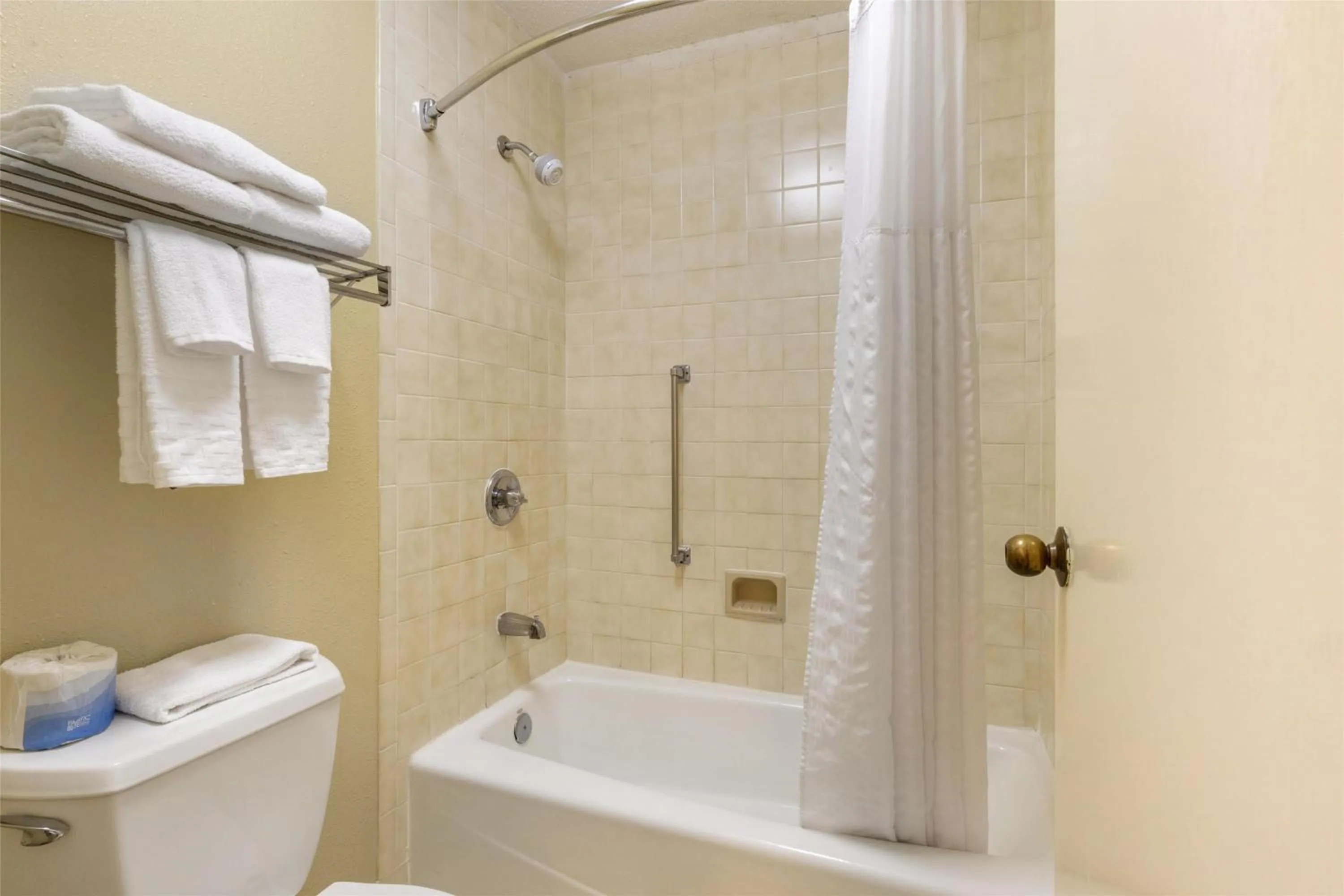 Bathroom in Best Western Hickory