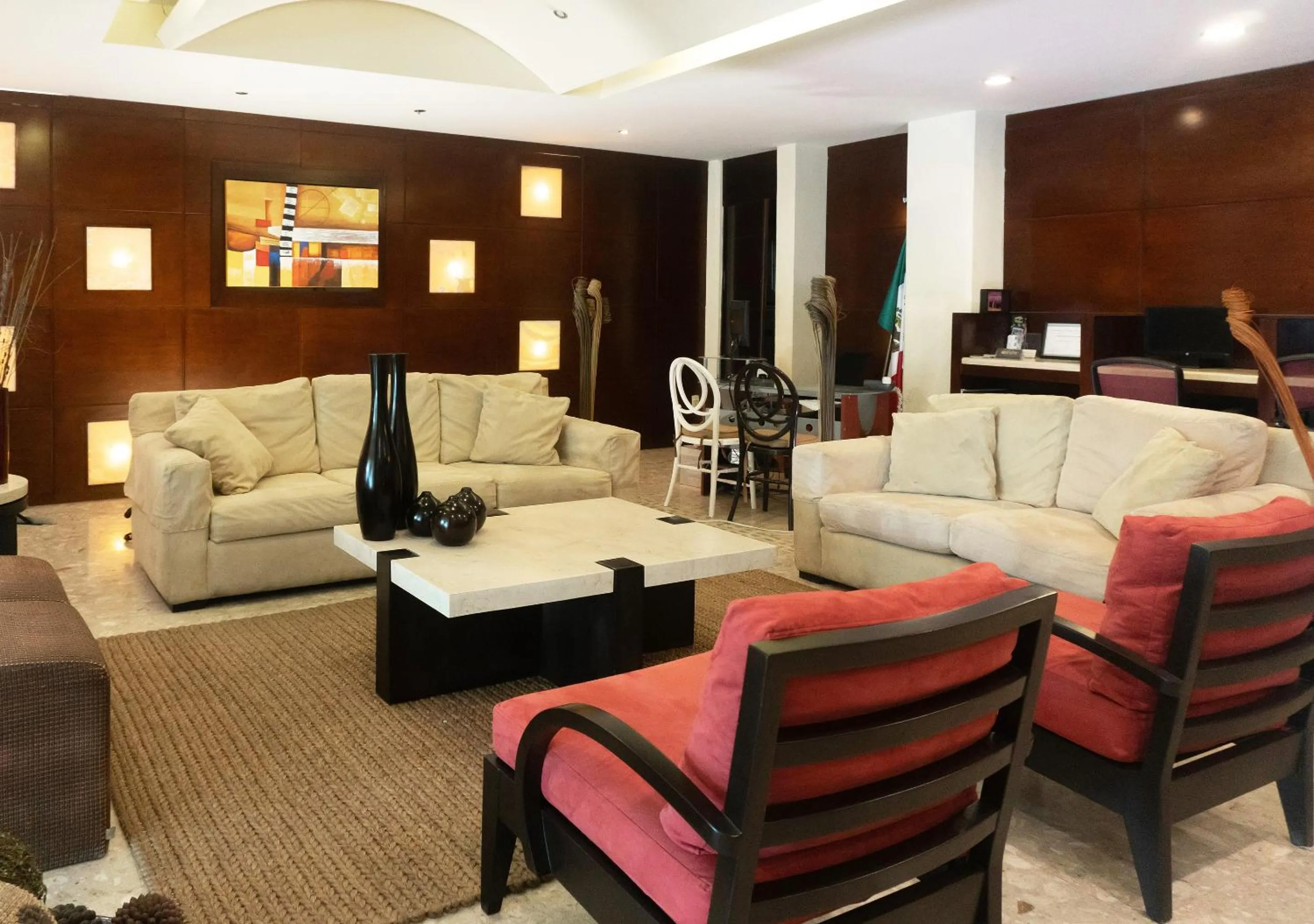 Lobby or reception in Hotel Victoria Poza Rica by Brahma