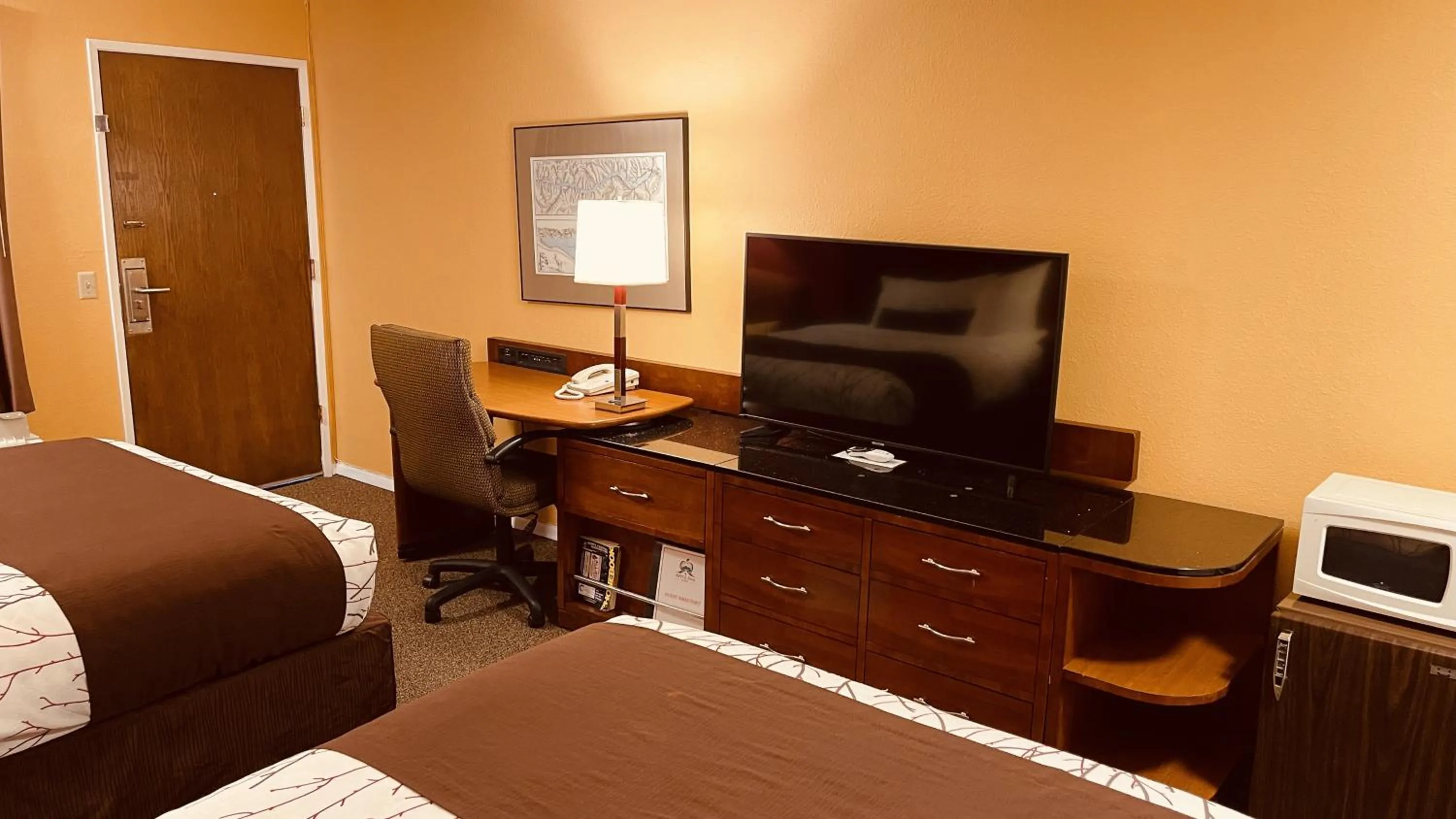 TV and multimedia, Bed in Apple Inn Motel