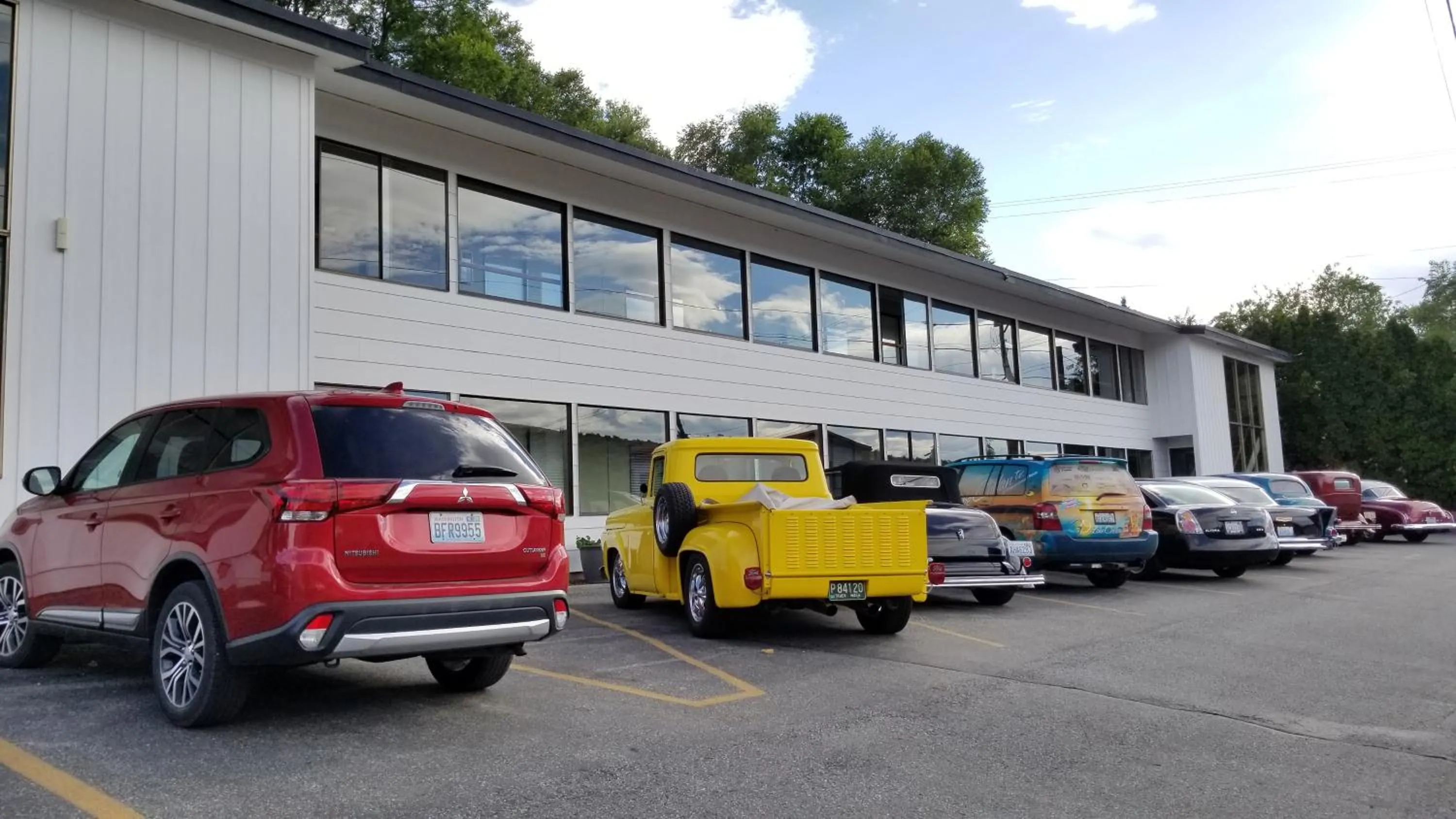 Property building in Apple Inn Motel