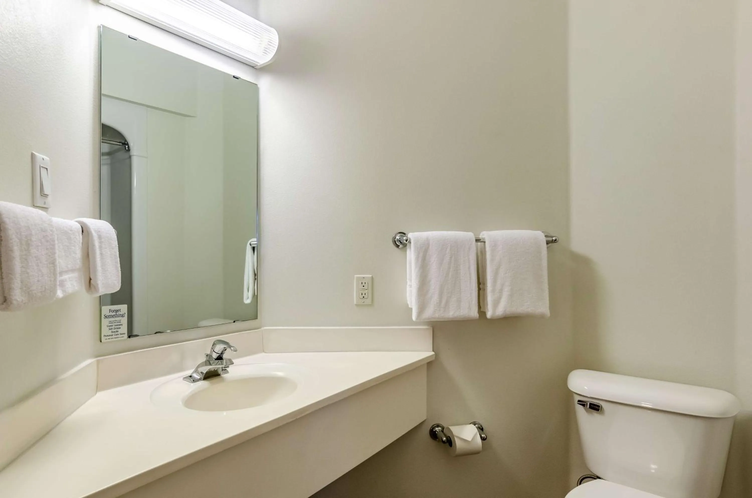 Bathroom in Motel 6-Sidney, NE