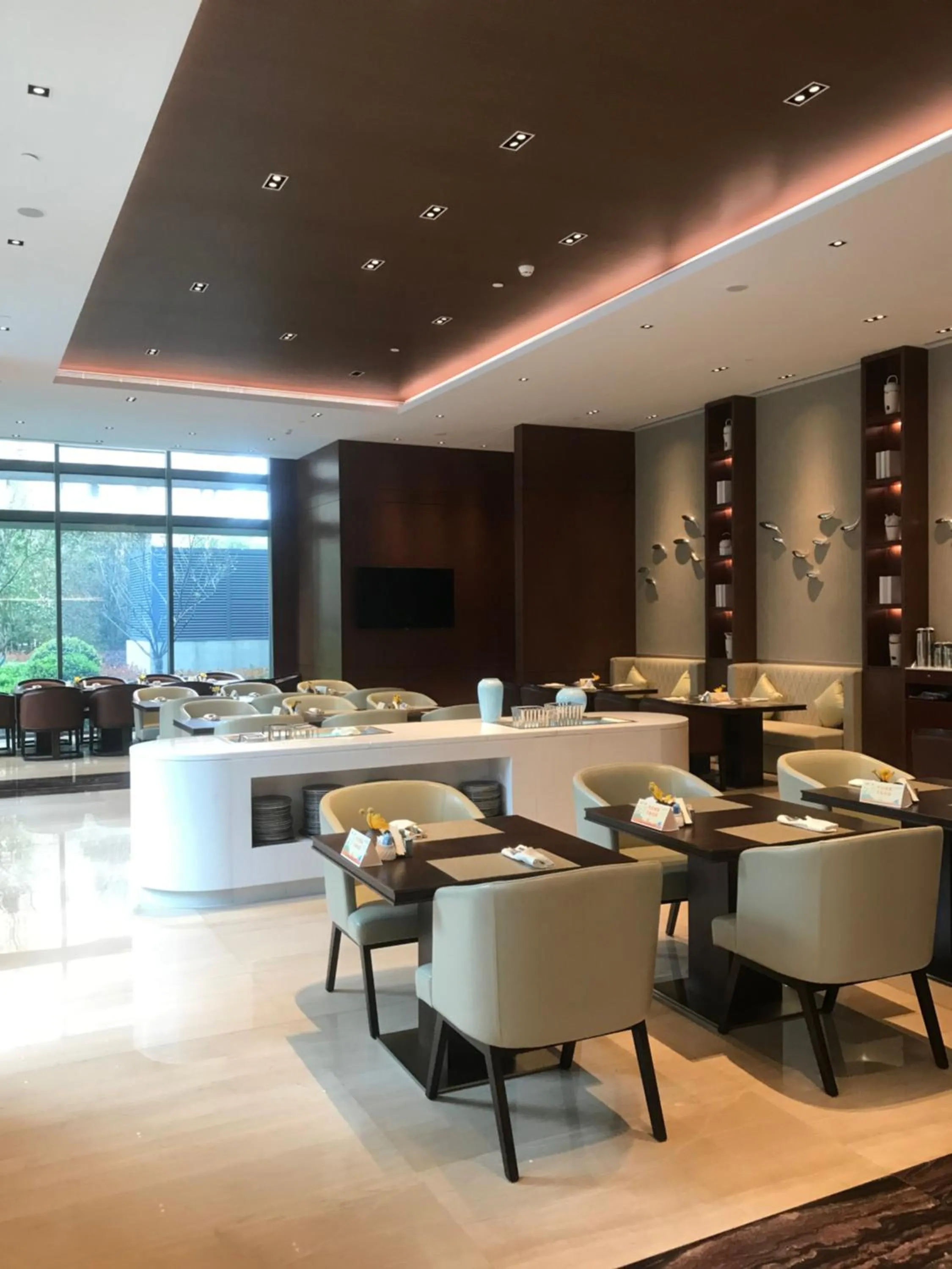 Restaurant/places to eat in LJZ Supreme Tower Hotel