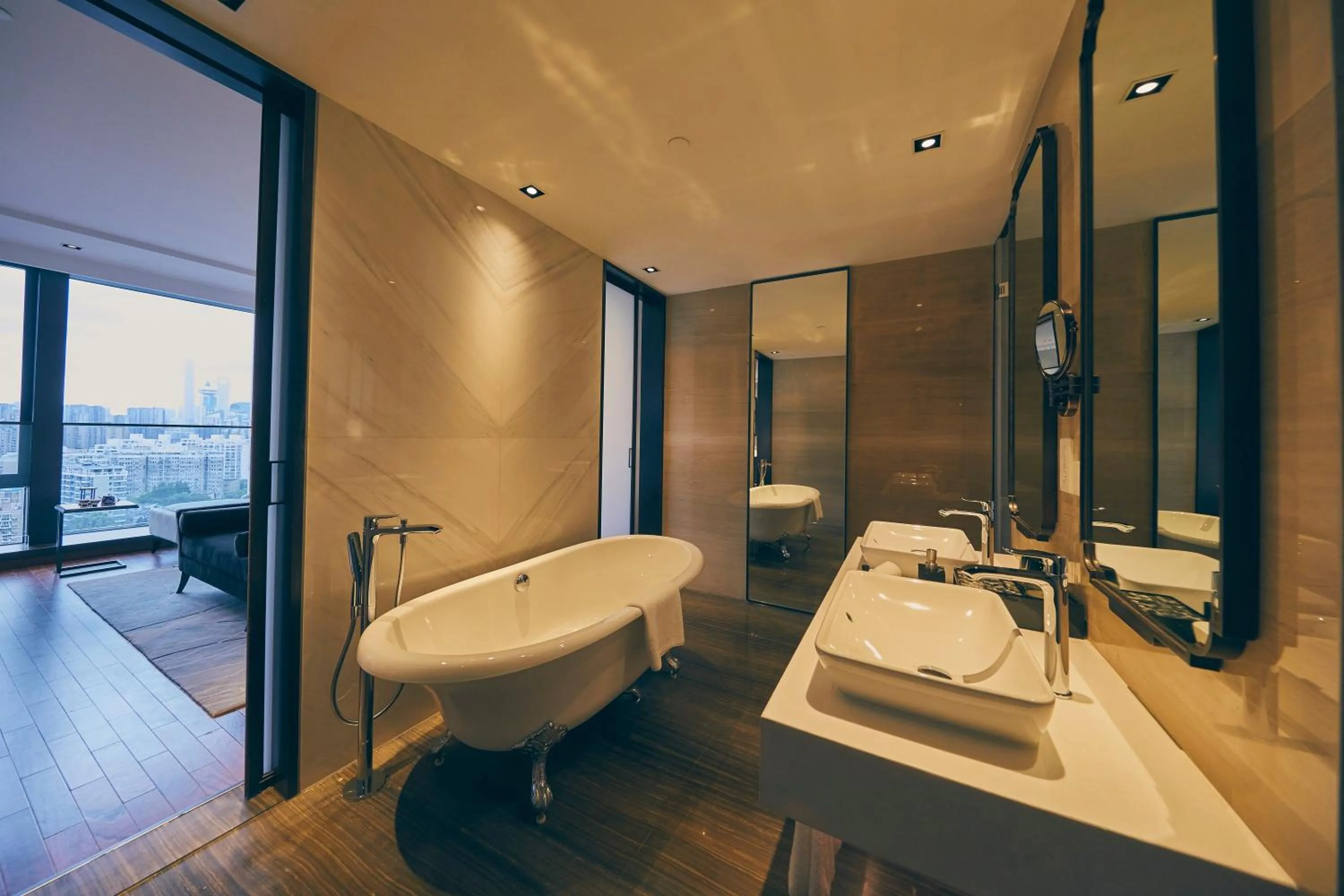 Toilet in LJZ Supreme Tower Hotel