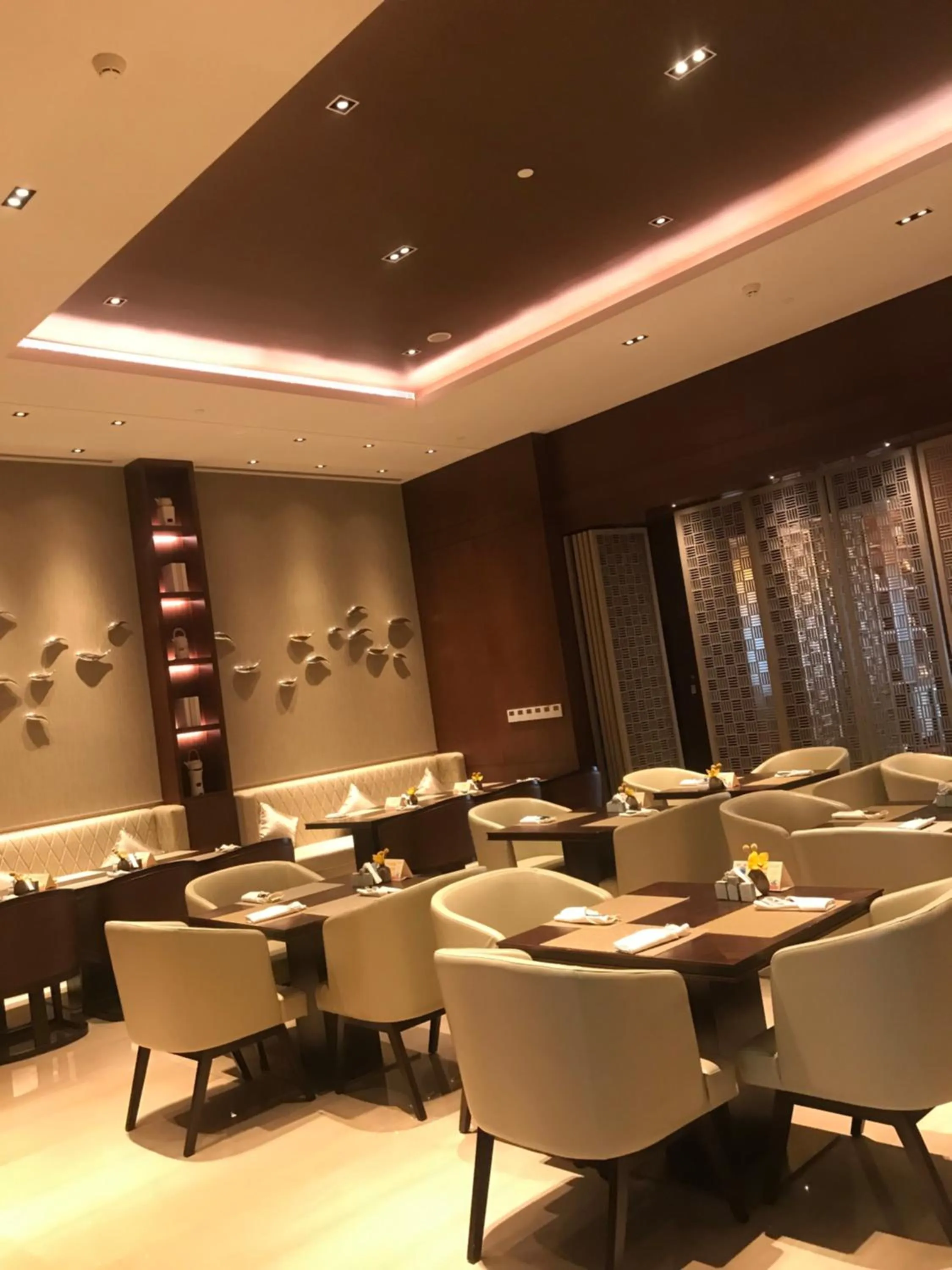 Restaurant/places to eat in LJZ Supreme Tower Hotel