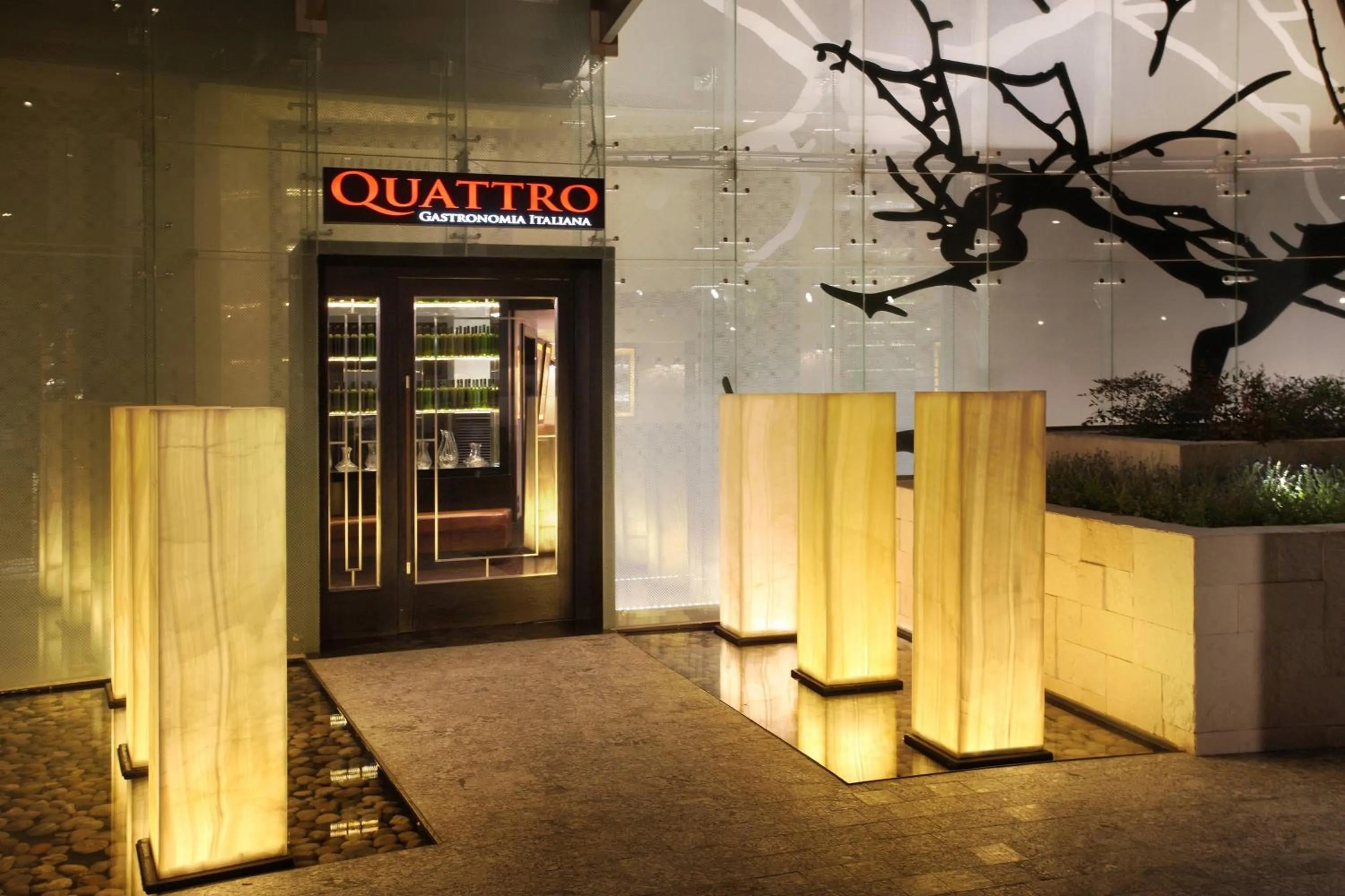 Restaurant/places to eat in JW Marriott Hotel Mexico City Santa Fe