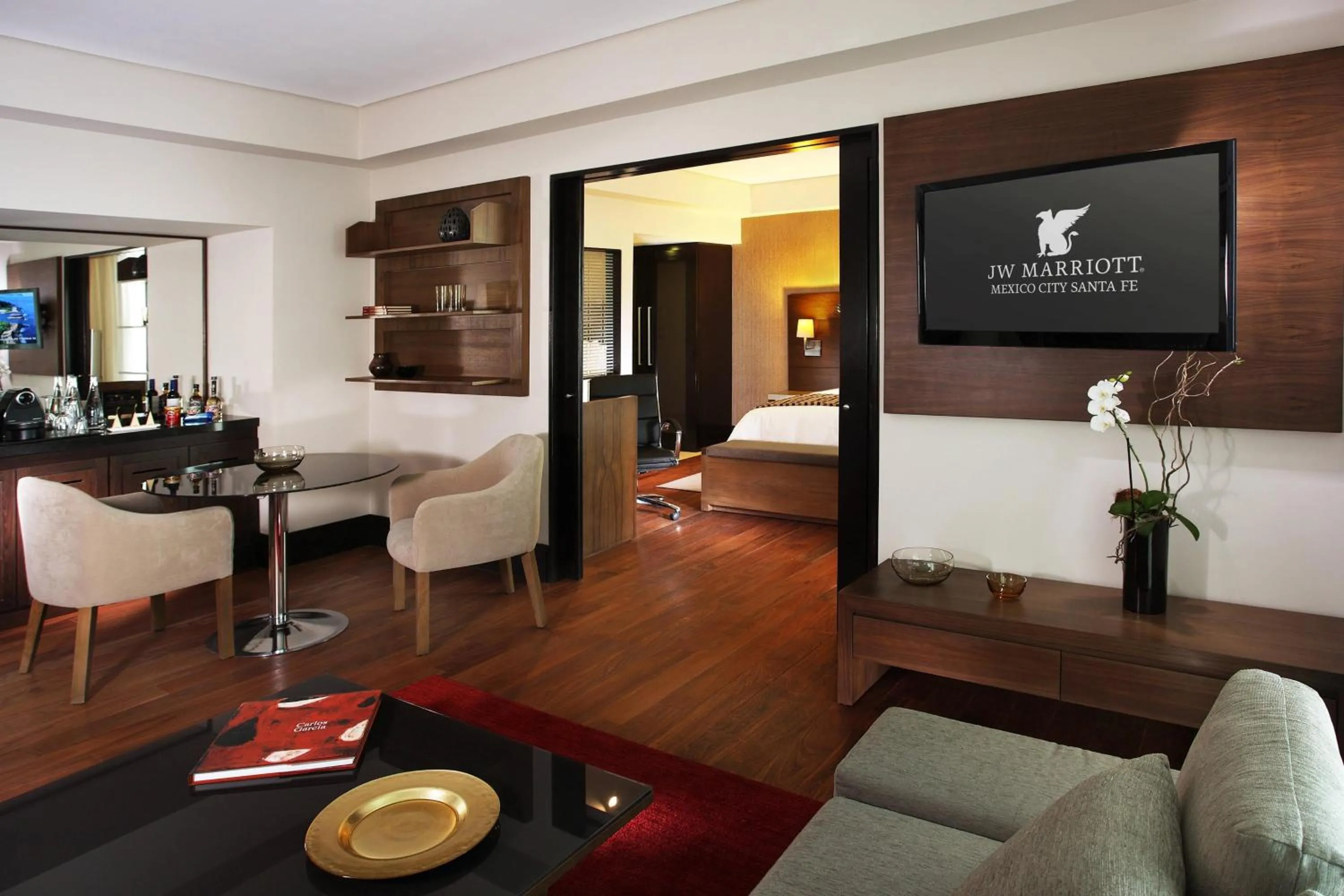 Living room, Bed in JW Marriott Hotel Mexico City Santa Fe