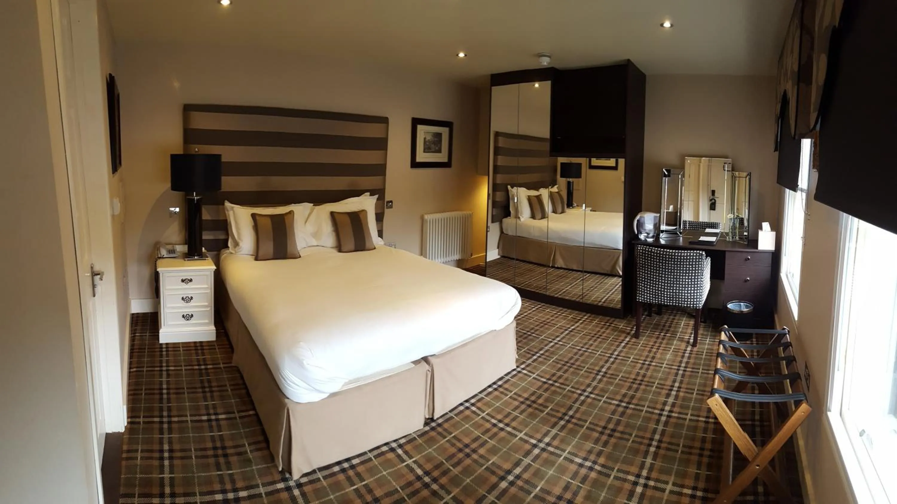 Photo of the whole room, Bed in The White Hart