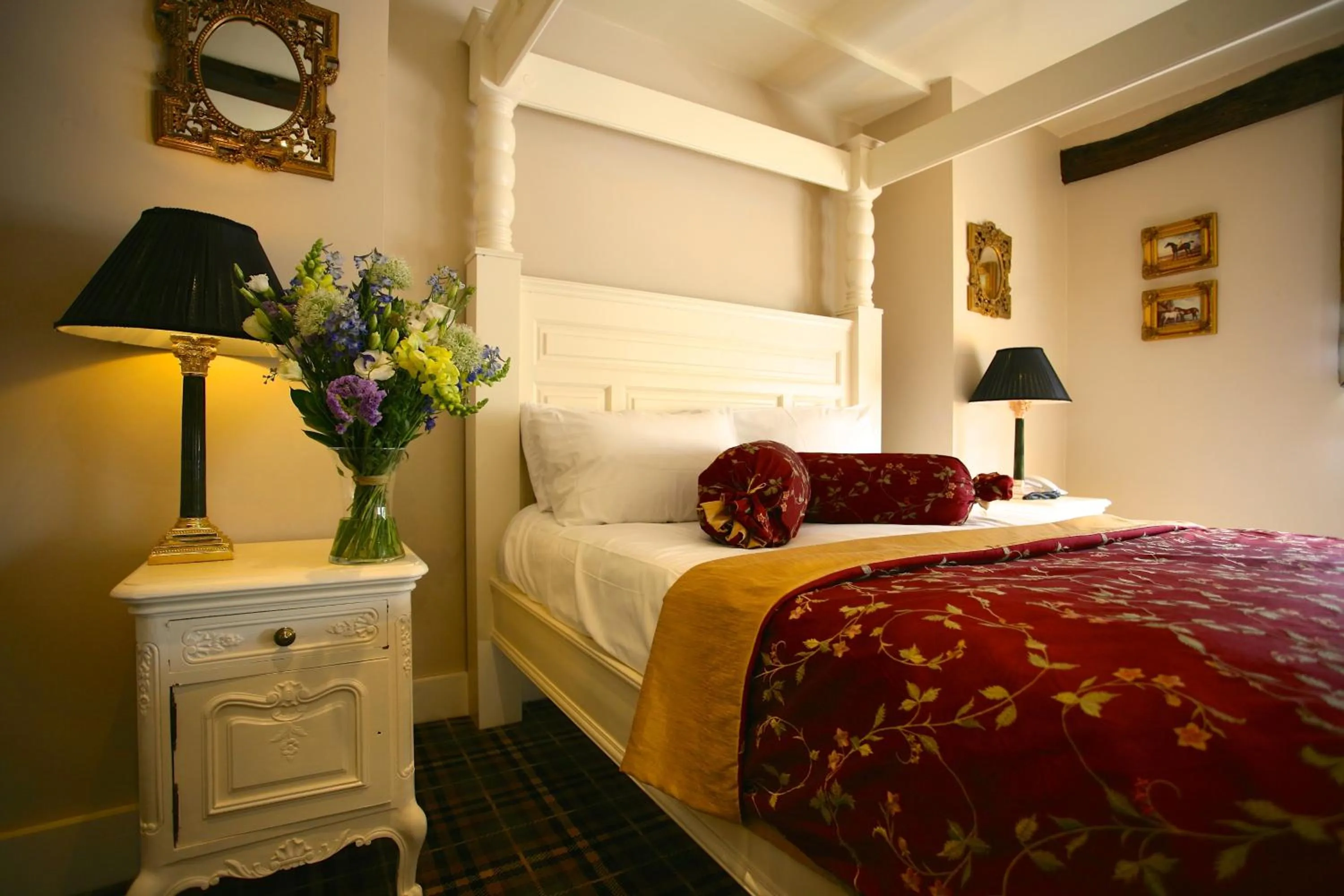 Bedroom, Bed in The White Hart