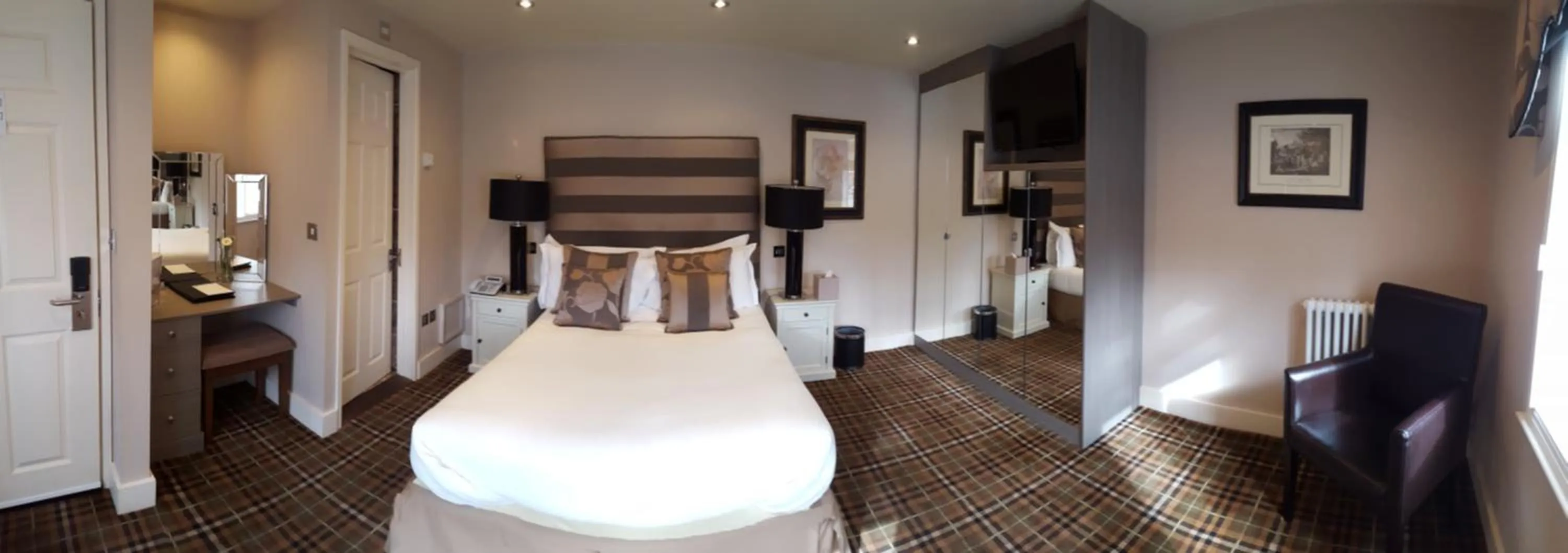 Photo of the whole room, Bed in The White Hart