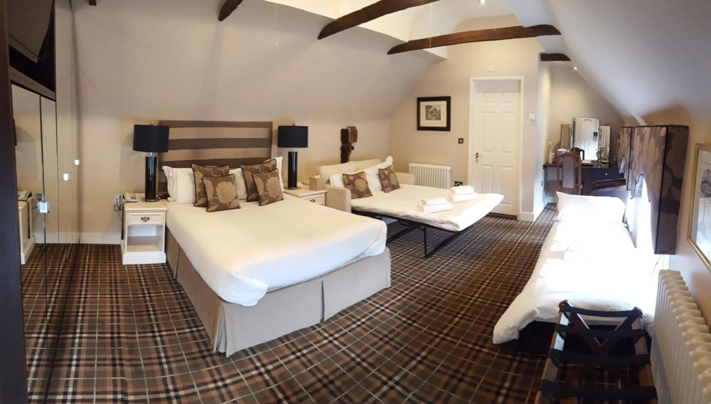 Photo of the whole room, Bed in The White Hart
