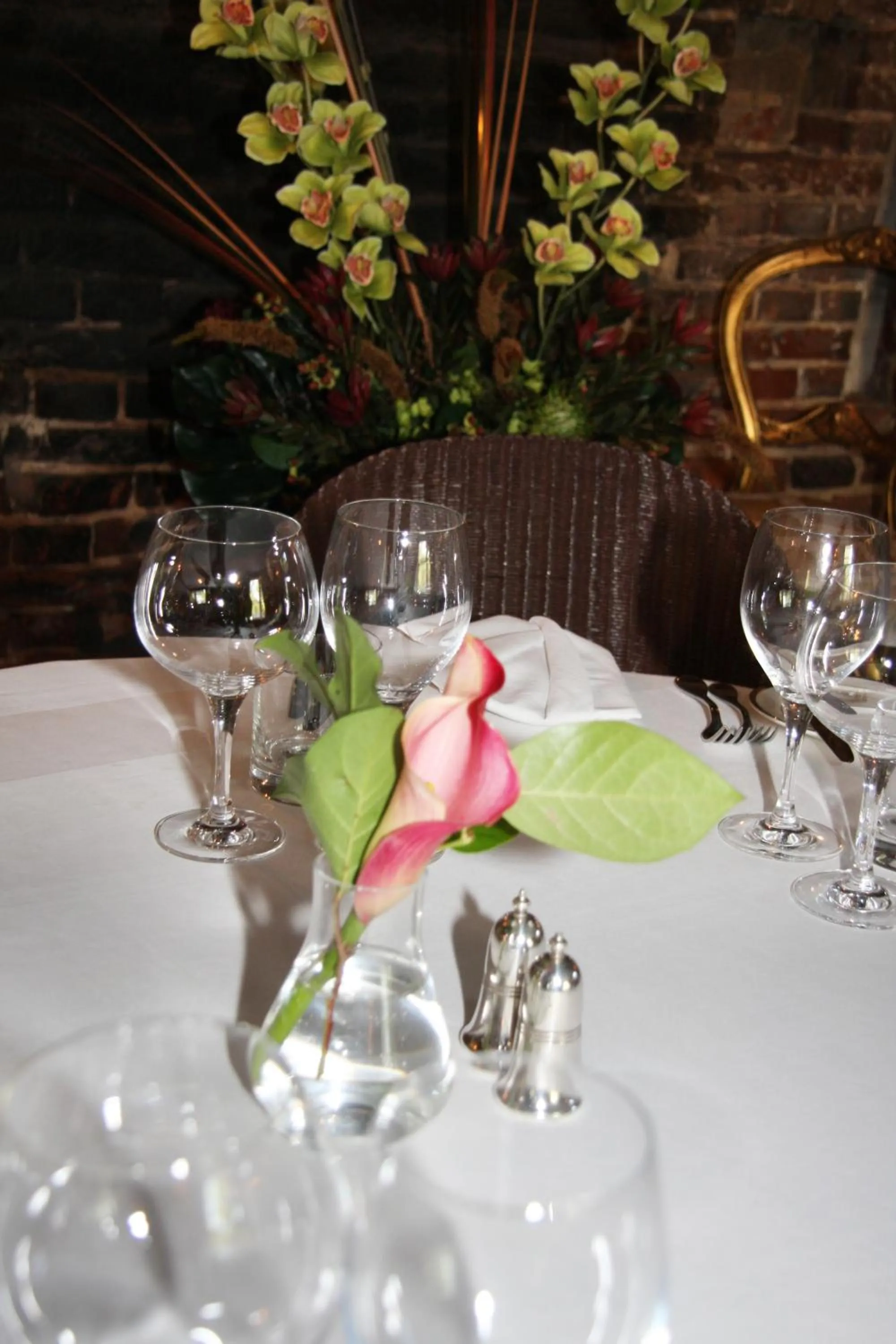 Restaurant/places to eat in The White Hart