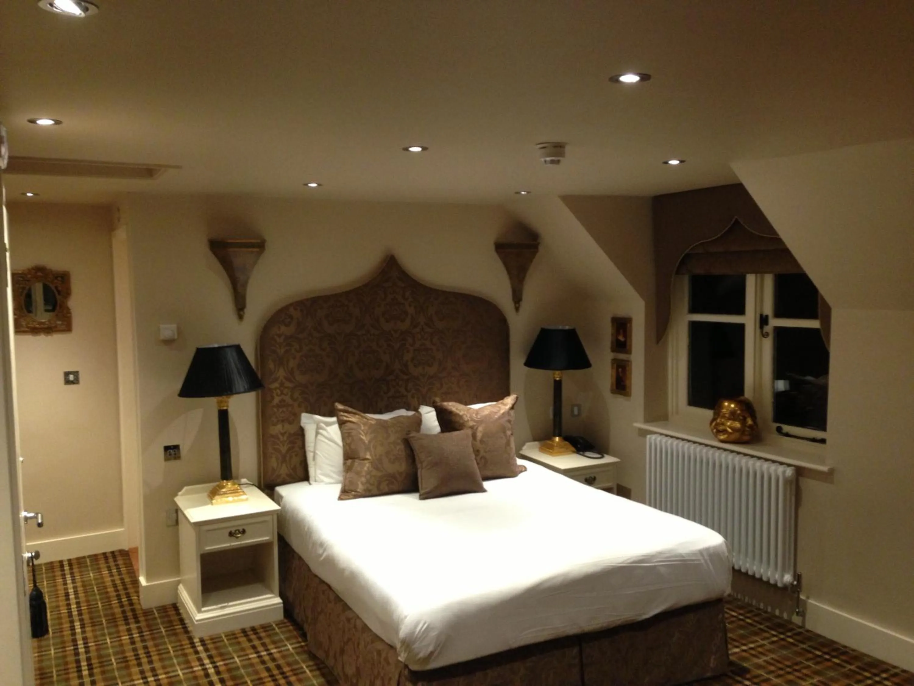 Bedroom, Bed in The White Hart