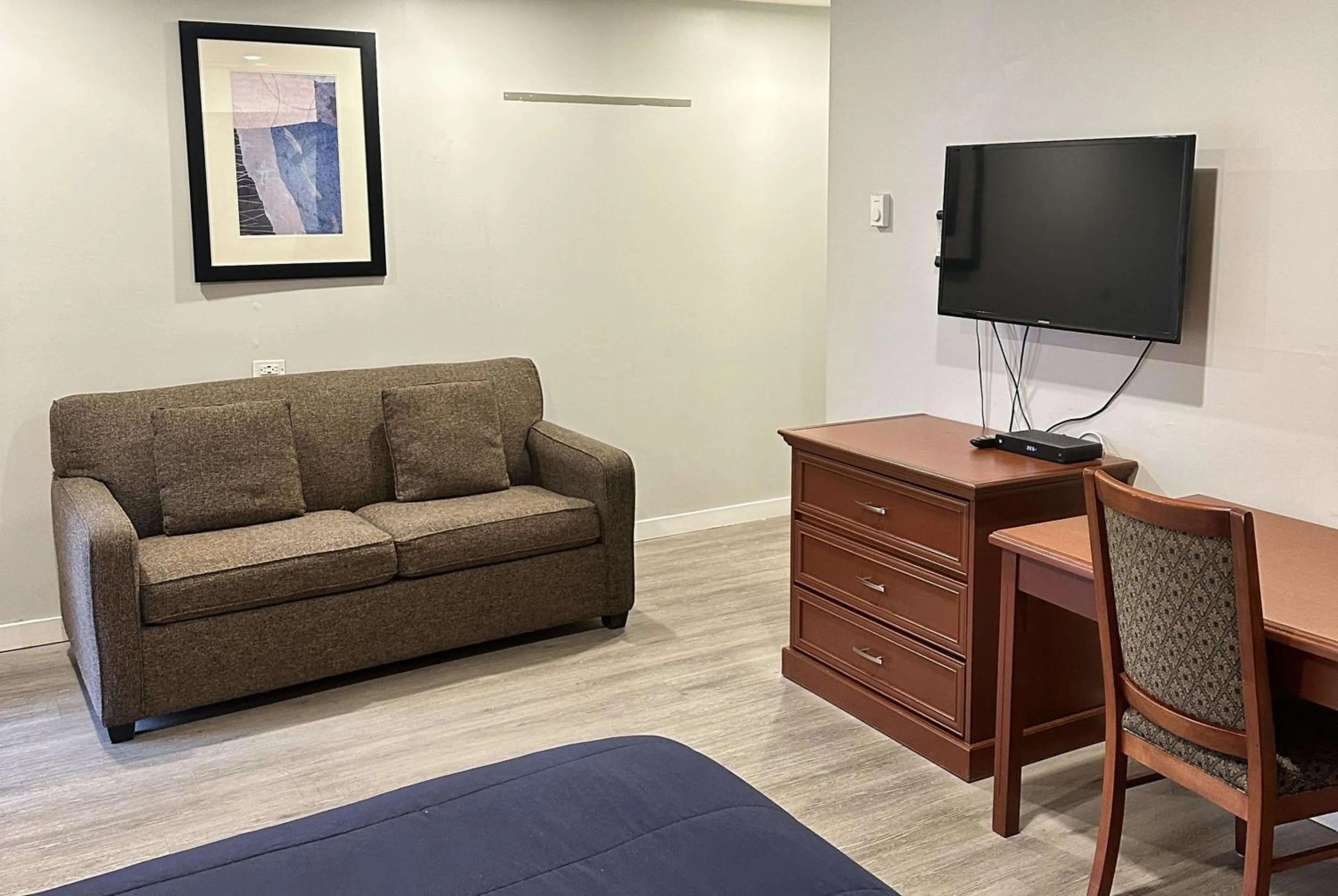 Photo of the whole room in Travelodge by Wyndham Langley