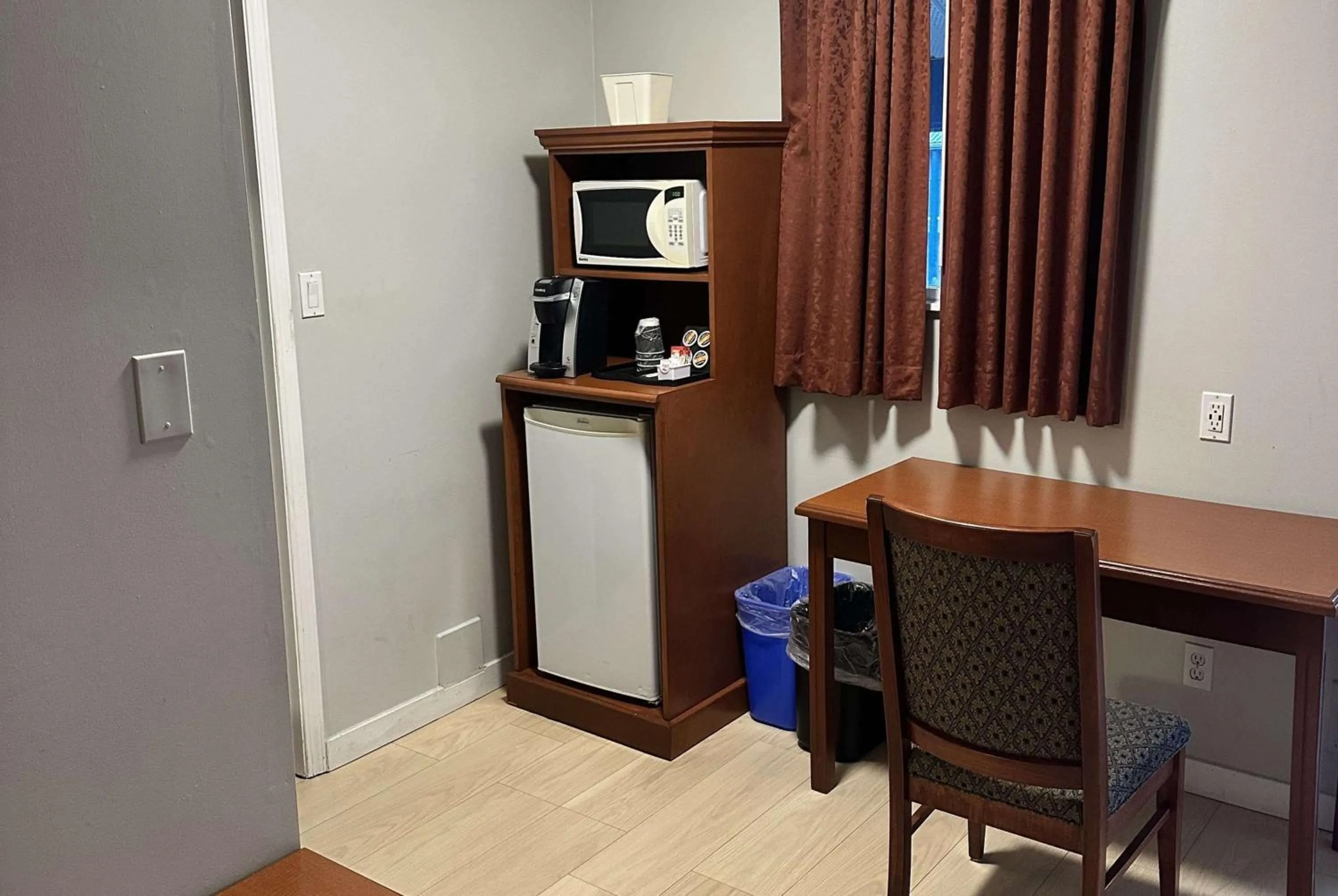 Photo of the whole room in Travelodge by Wyndham Langley