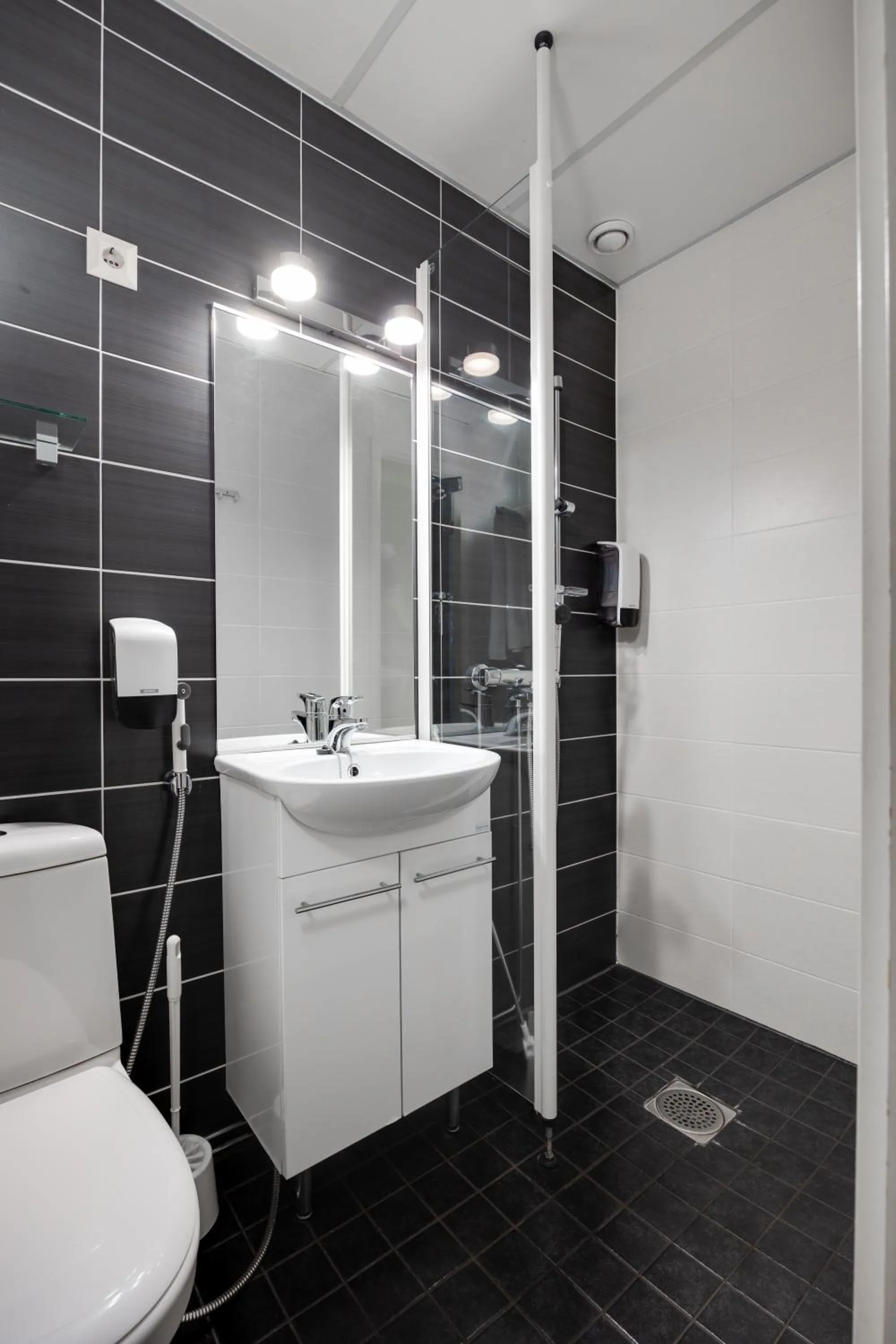 Toilet in Hotel Käenpesä