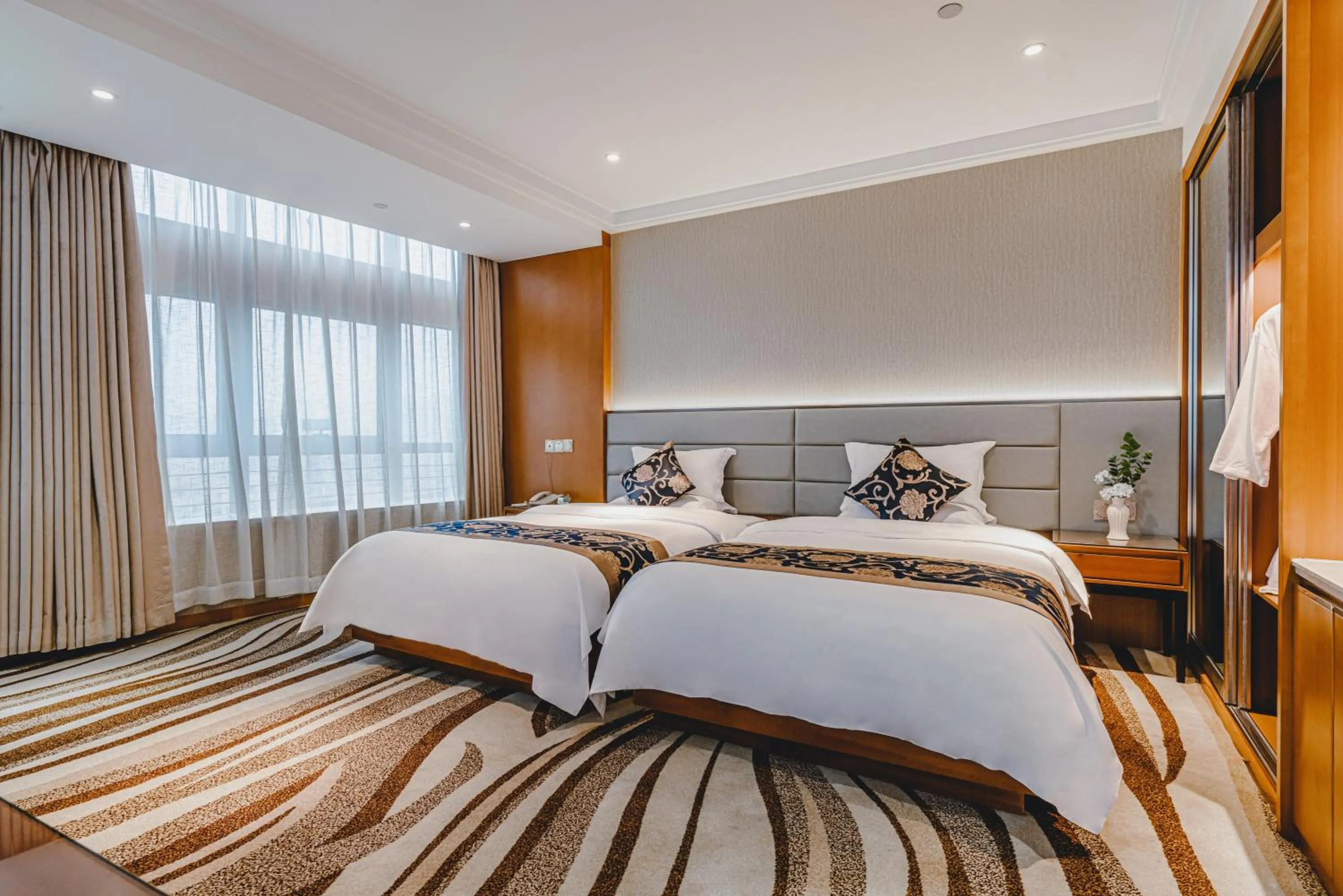 Bed in Wenzhou Hangbin International Hotel