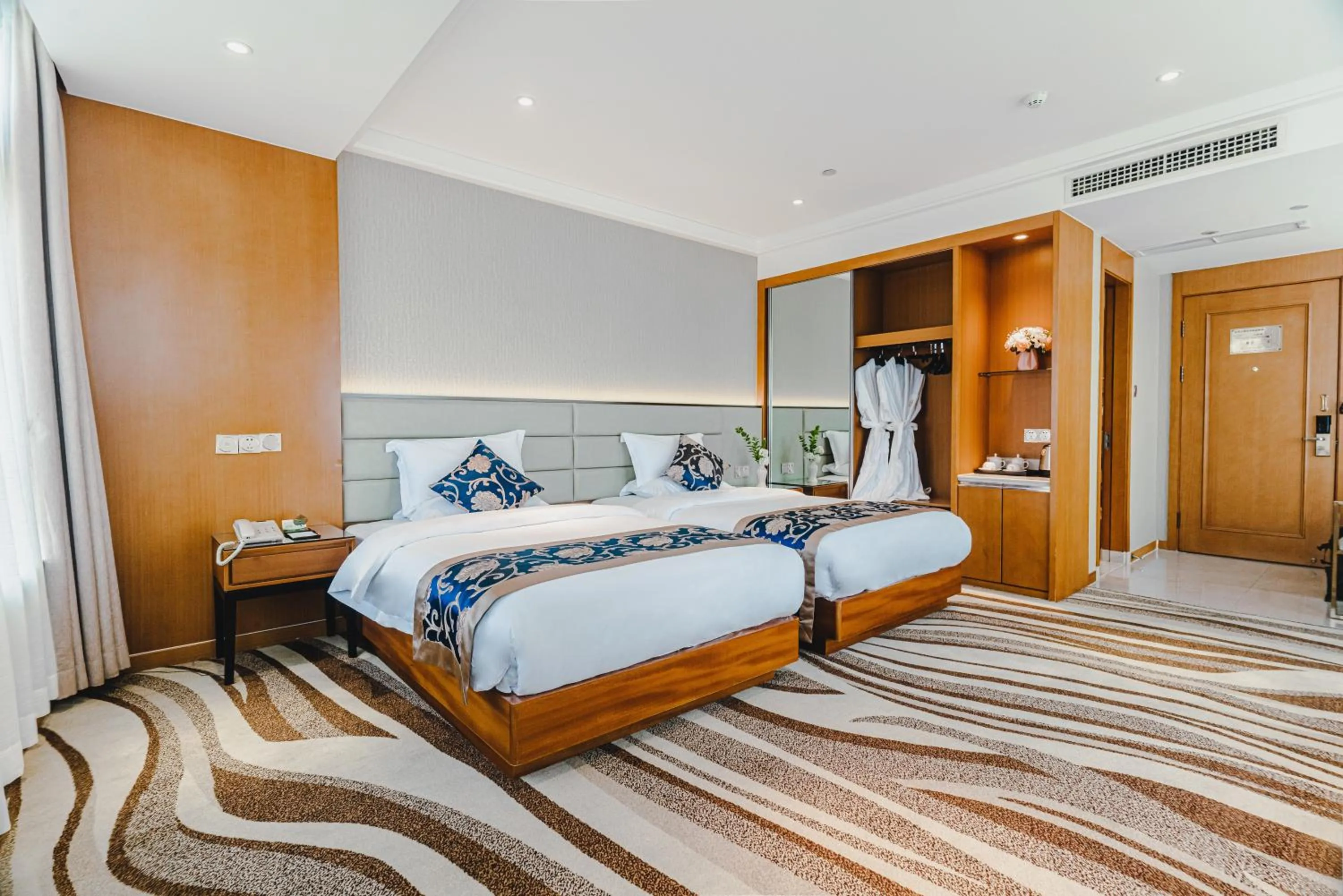 Bed in Wenzhou Hangbin International Hotel