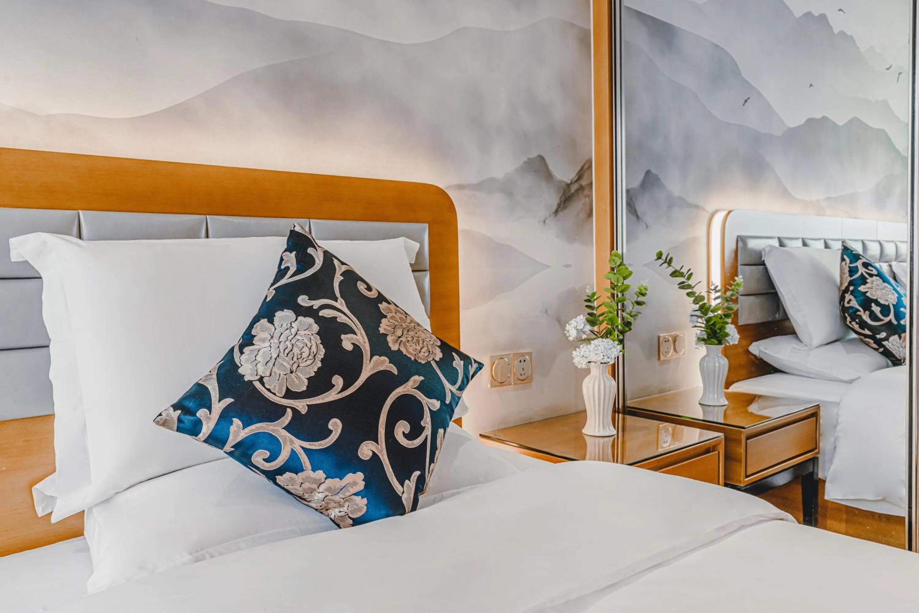 Bed in Wenzhou Hangbin International Hotel